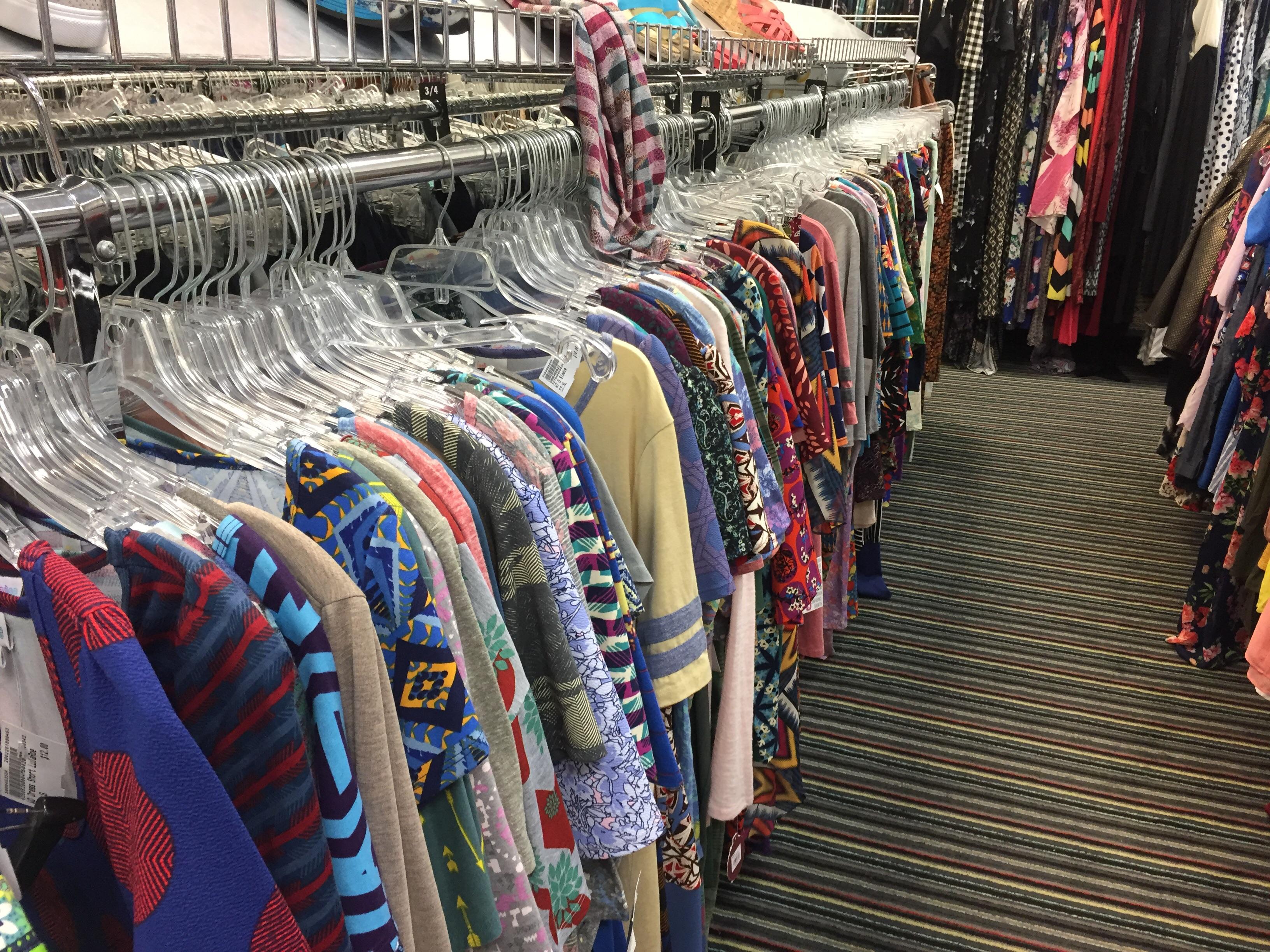 An entire rack of Lularoe at my local Plato’s Closet. r/LuLaNo