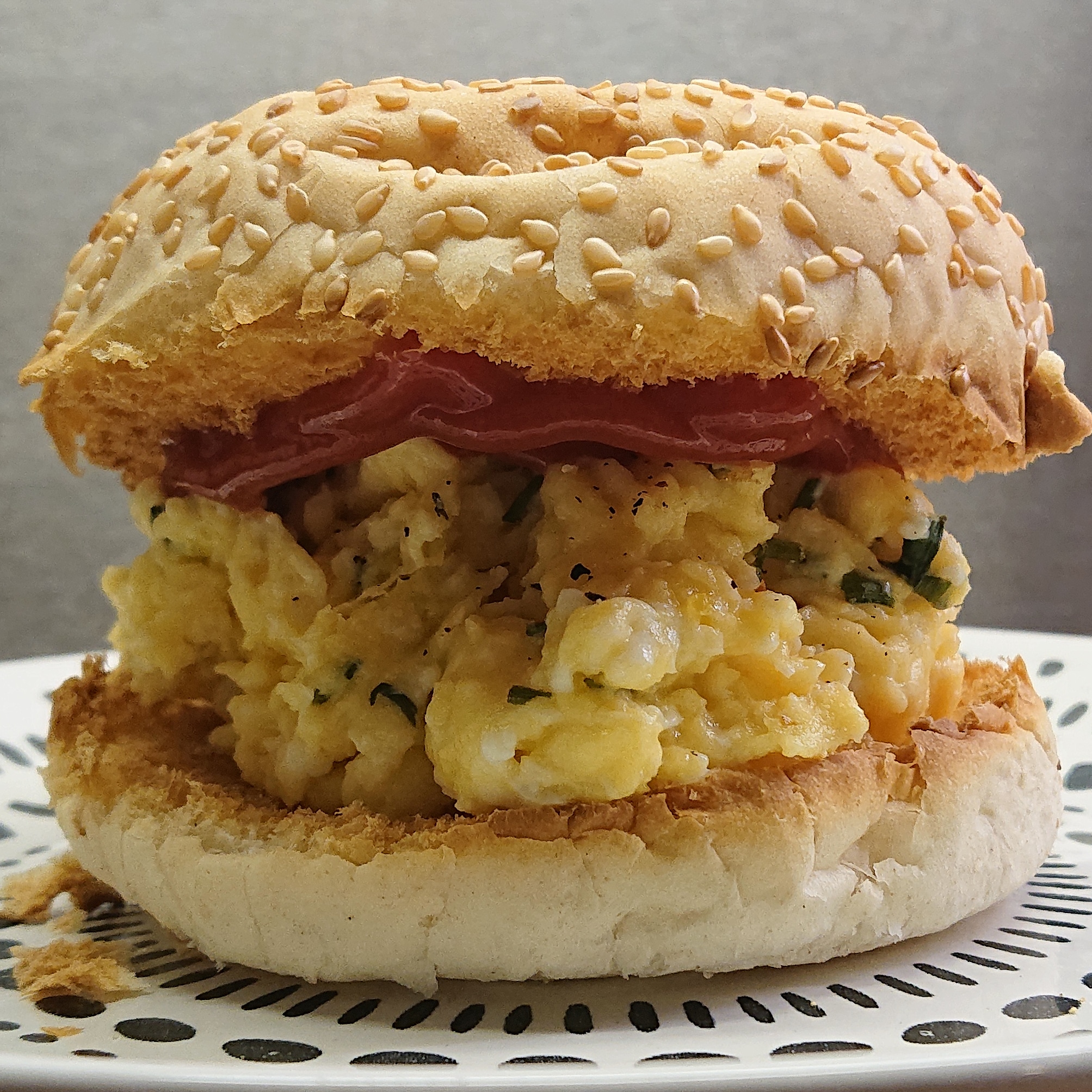 [Homemade] Scrambled Egg in a Toasted Bun r/food