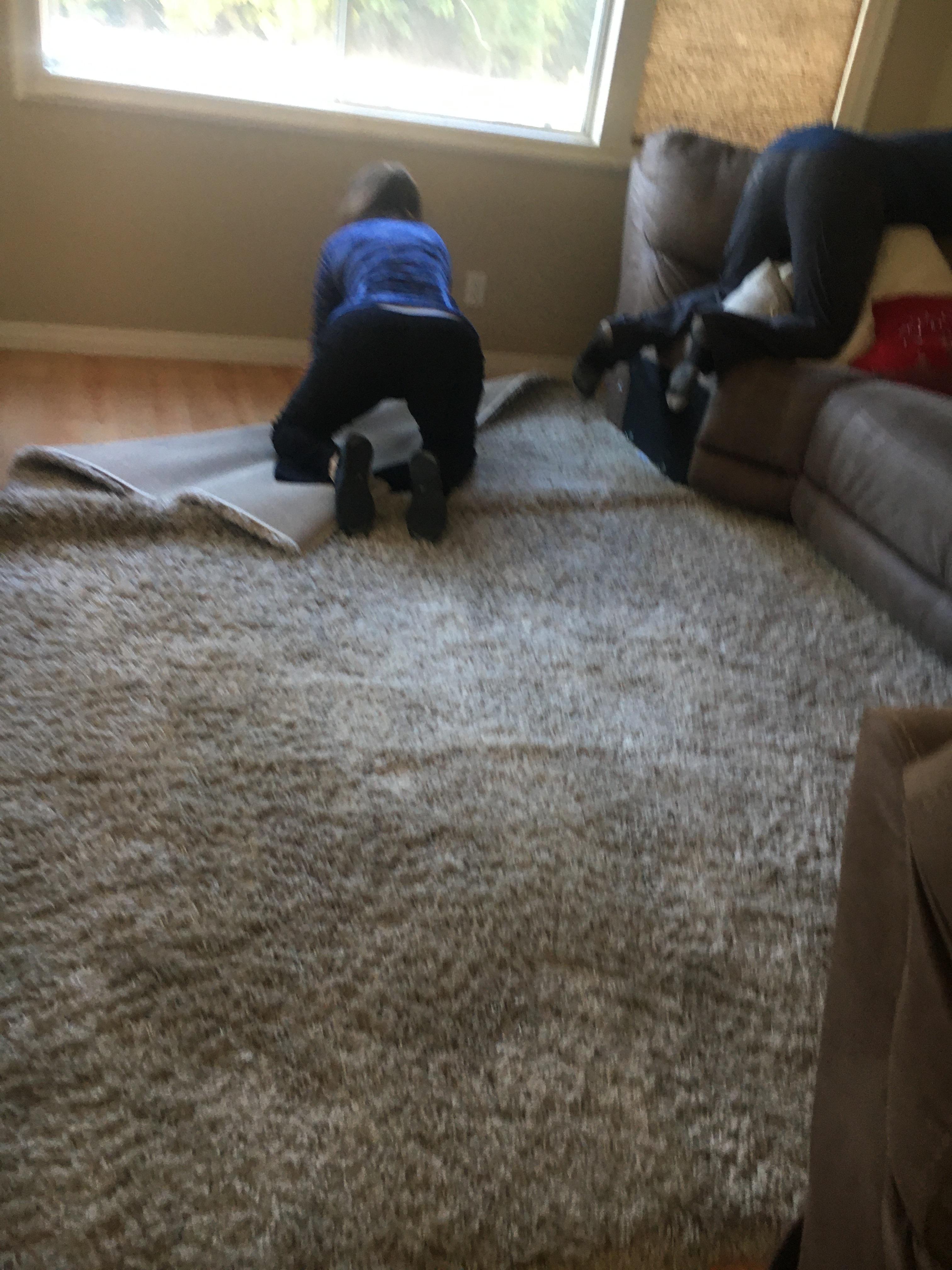 Thick yoga mom bending over her natural ass for stepson 😬 : Milfie
