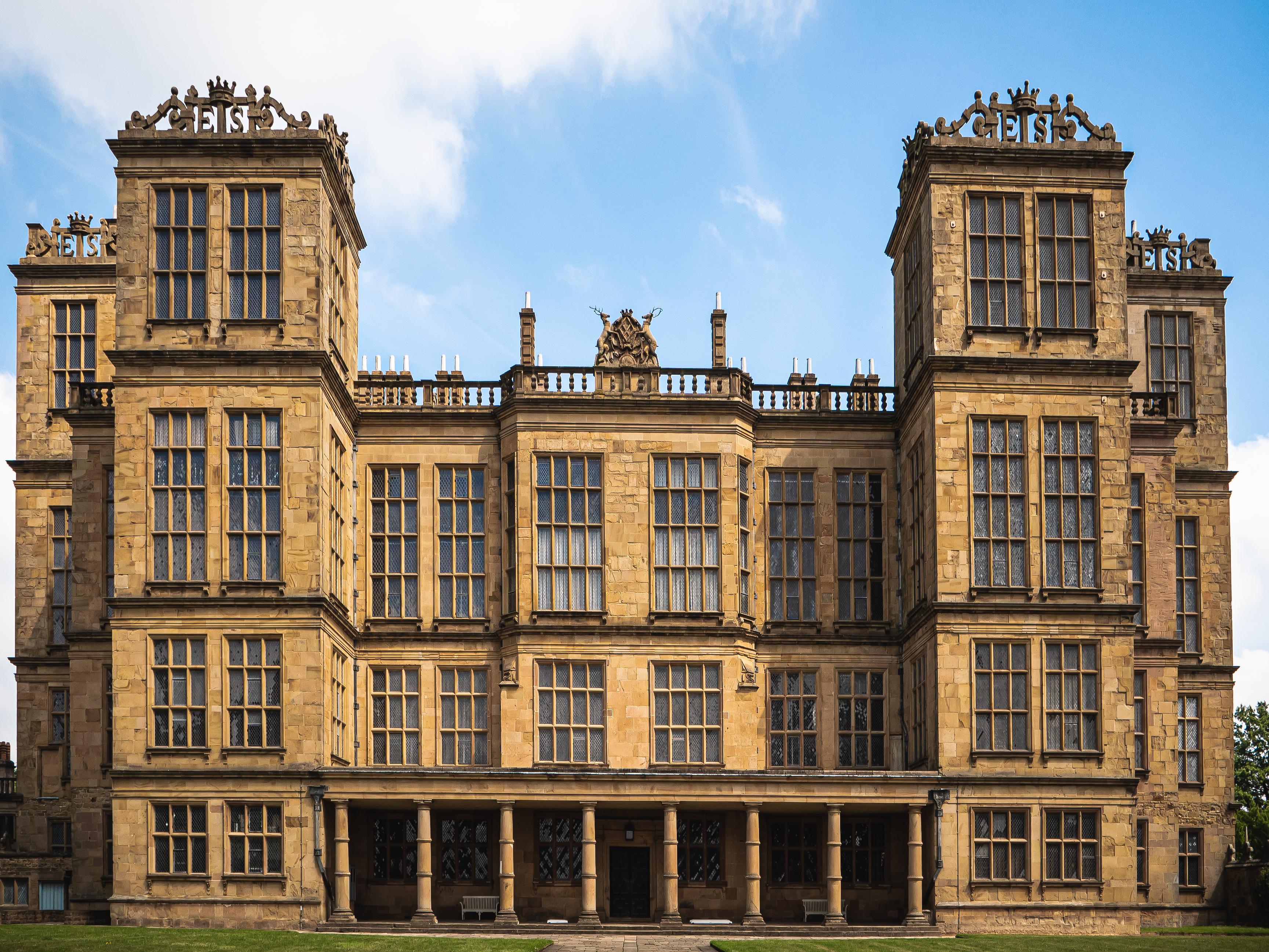 Hardwick Hall, Derbyshire r/britpics