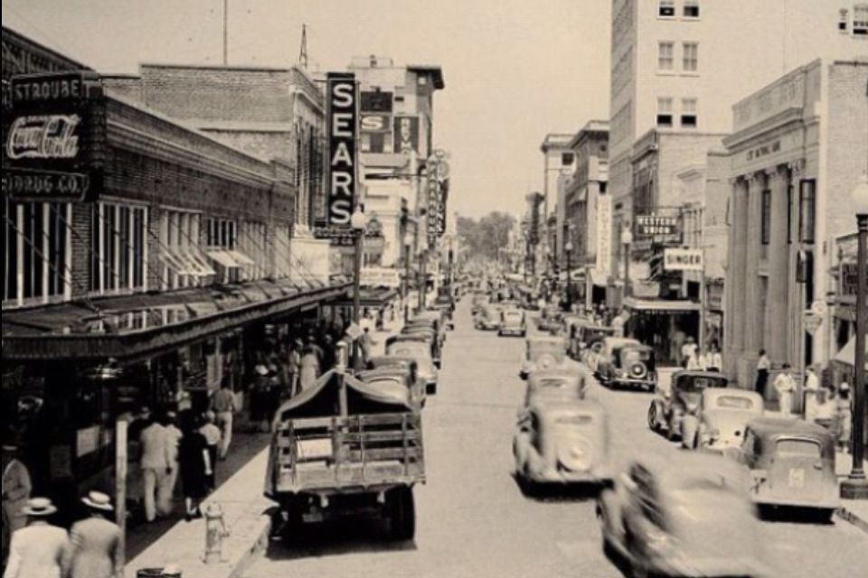 Downtown Baton Rouge, Louisana in the 1940s r/batonrouge