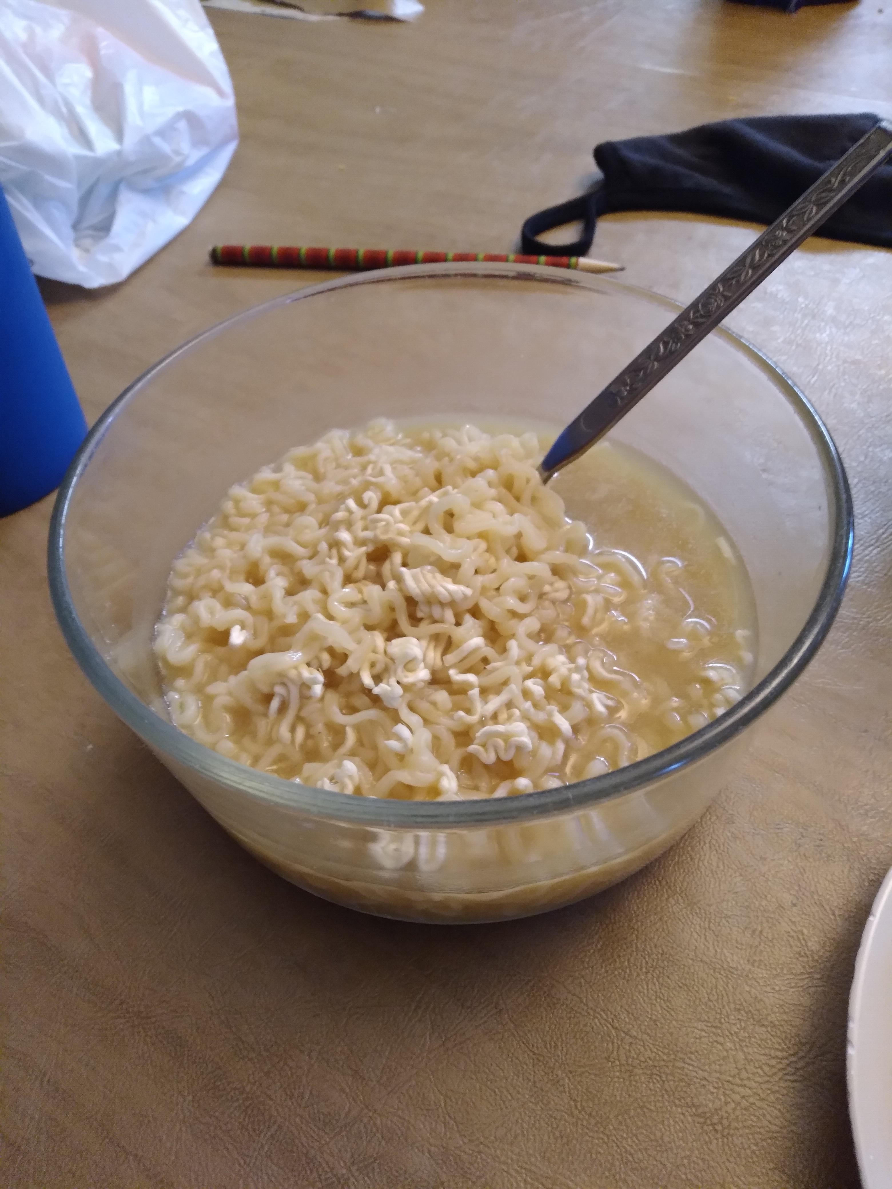 I'm having ramen á la Jake Peralta! He was right. The dry pasta on top
