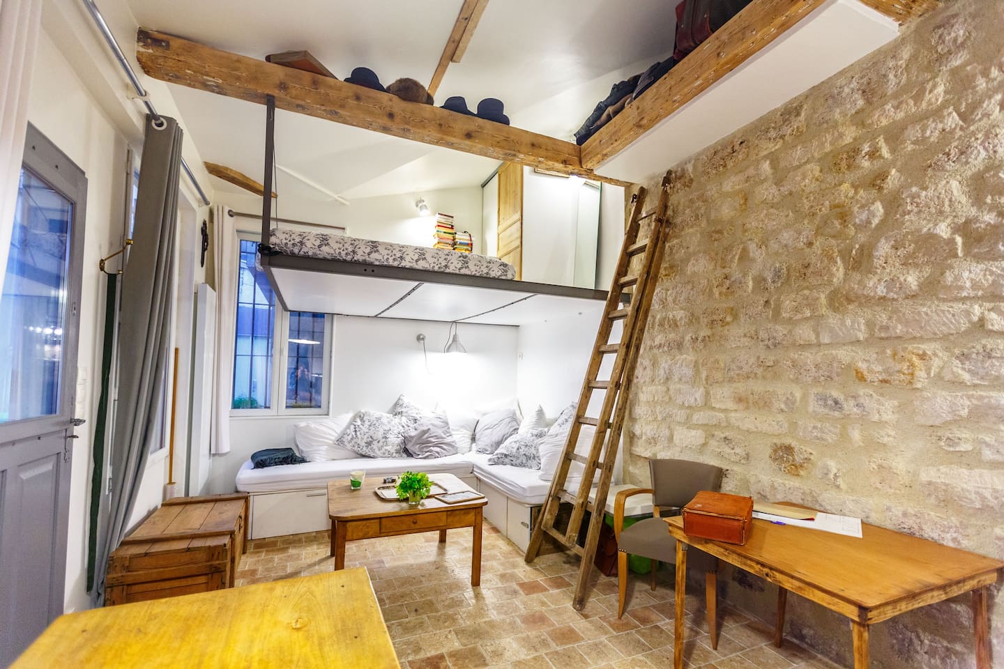 Small Studio Apartment With Loft Bed In Paris r/CozyPlaces