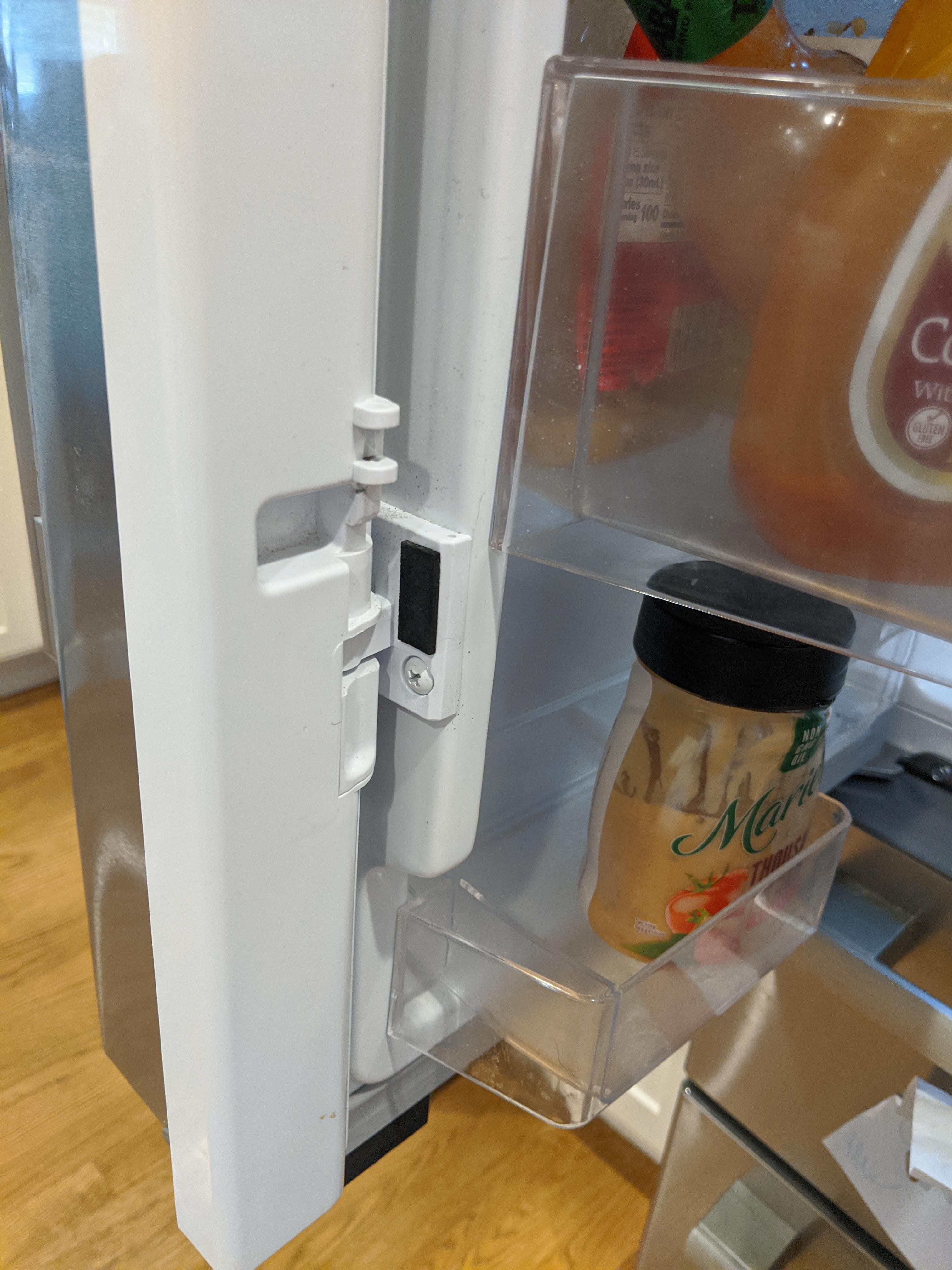 Bosch French door mullion won't retract. Model B21CL81SNS. r