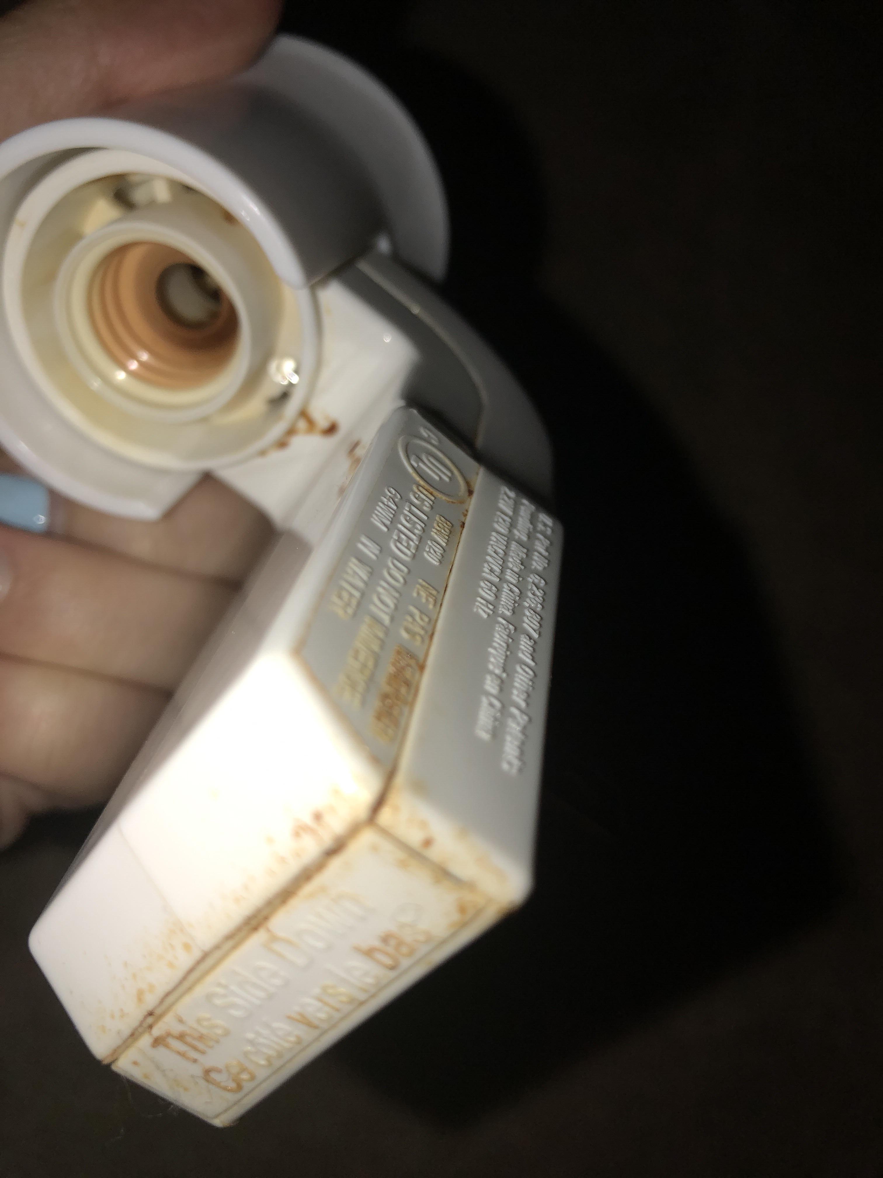 My bath and body works wallflower😭 what went wrong?? It smells good the