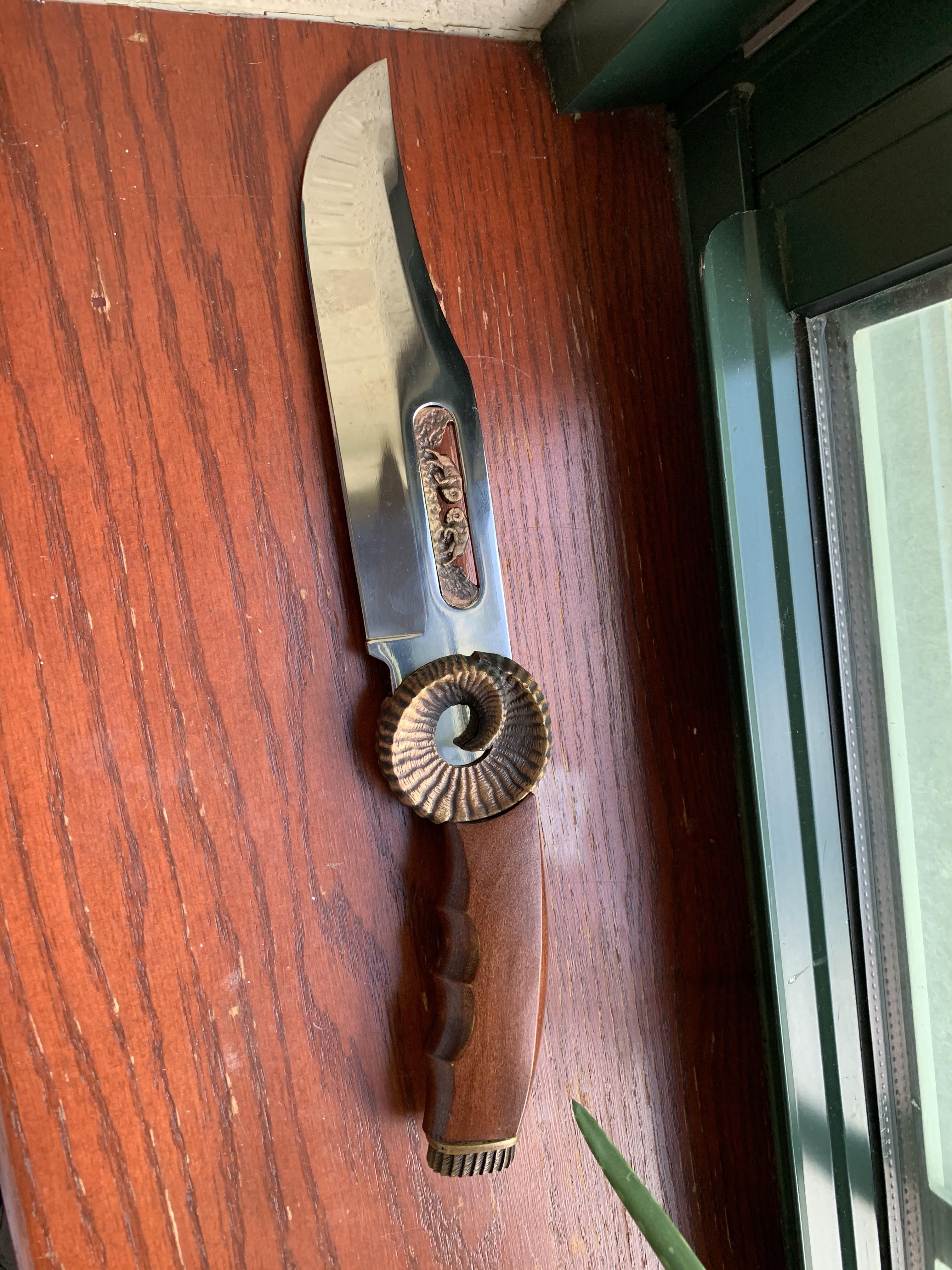 I got this knife from a farmers market and I was wondering if anyone