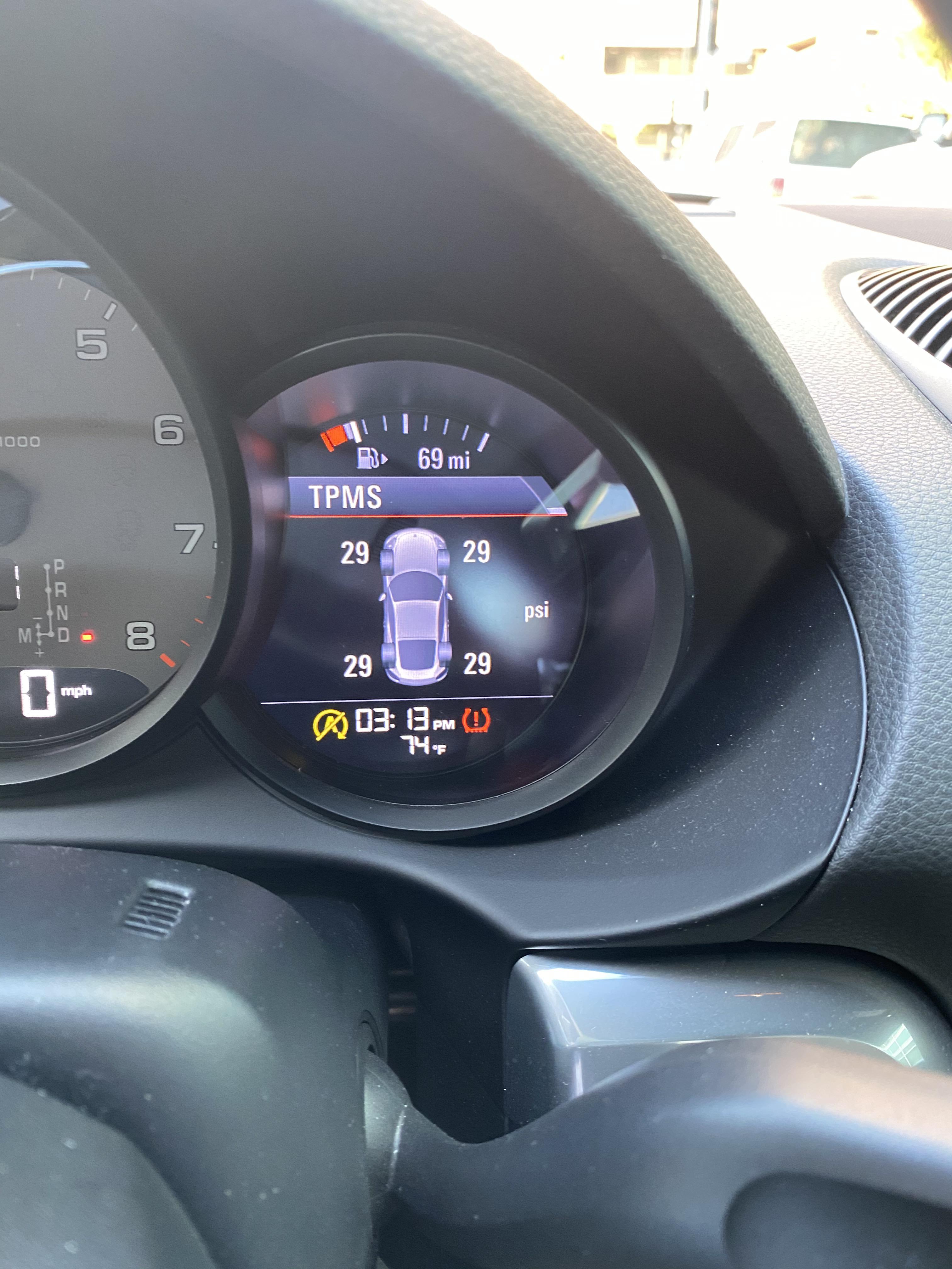 Randomly.. ⚠️ 29 Psi All Four Tires? Too Low? It's 2017 Cayman S 718 : R/Porsche_Cayman
