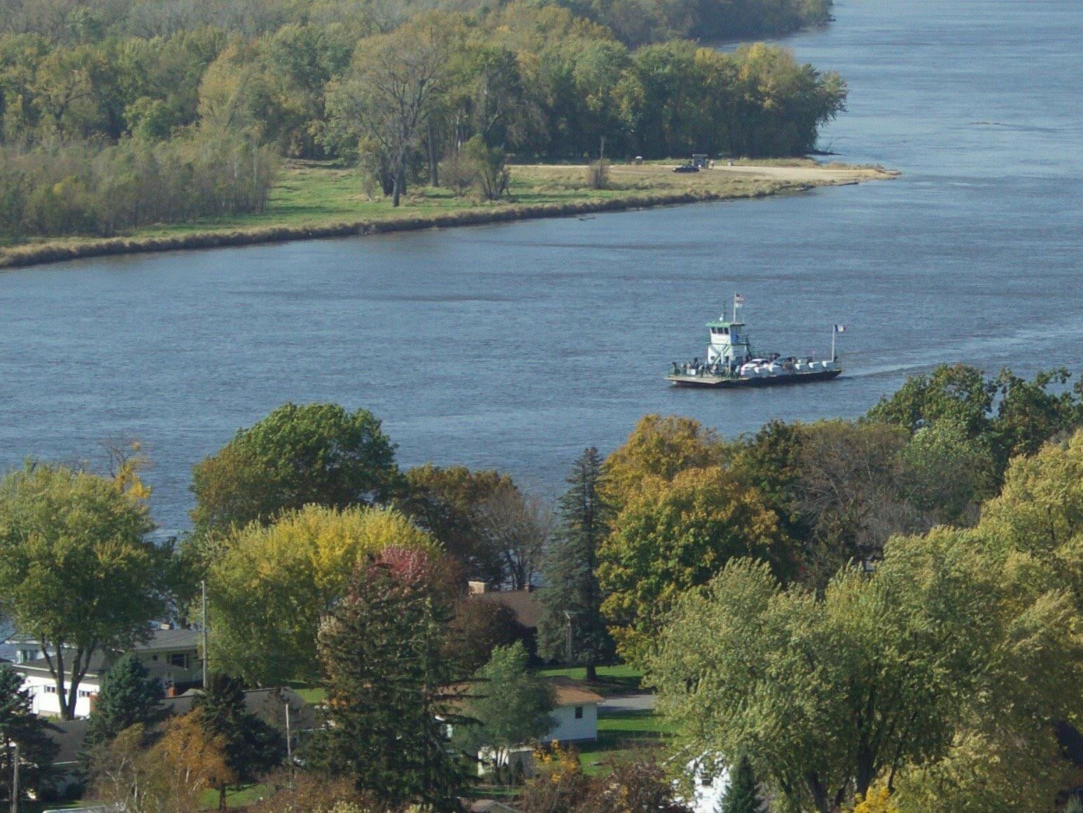 [3042x4024] Cassville, Wisconsin, Cassville Car Ferry [OC] r/boatporn