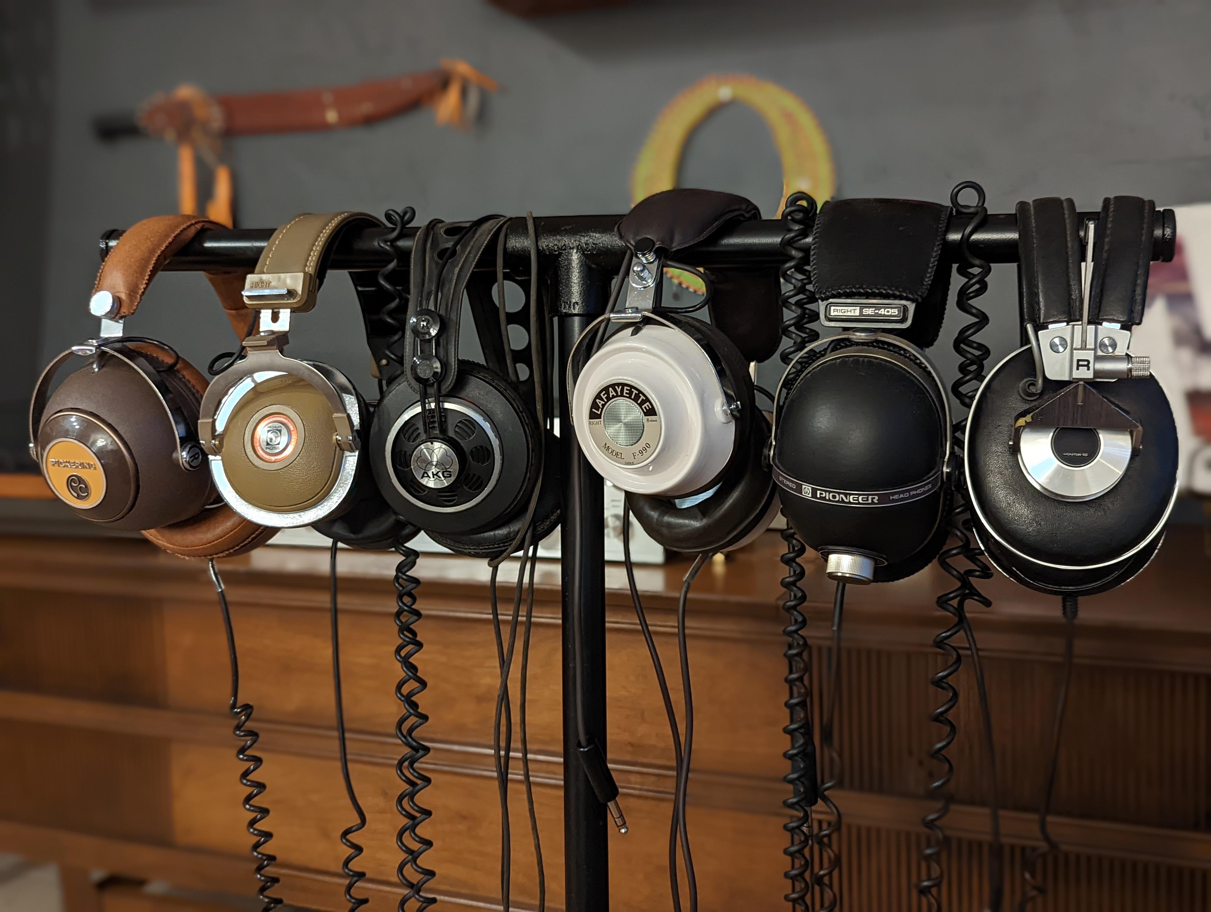 Some of my vintage headphones r/vintageaudio