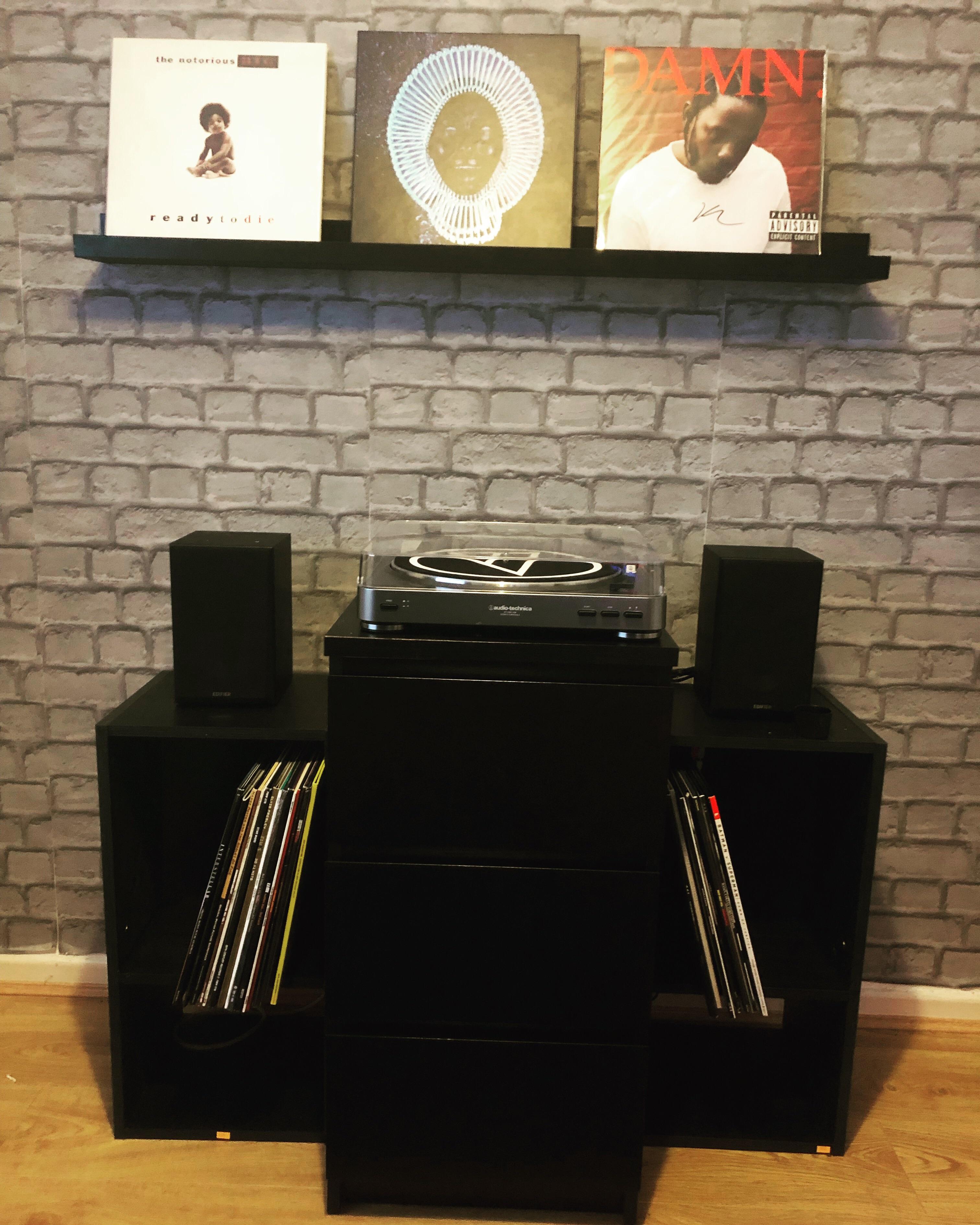 Finally got around to building my vinyl set up. r/vinyl