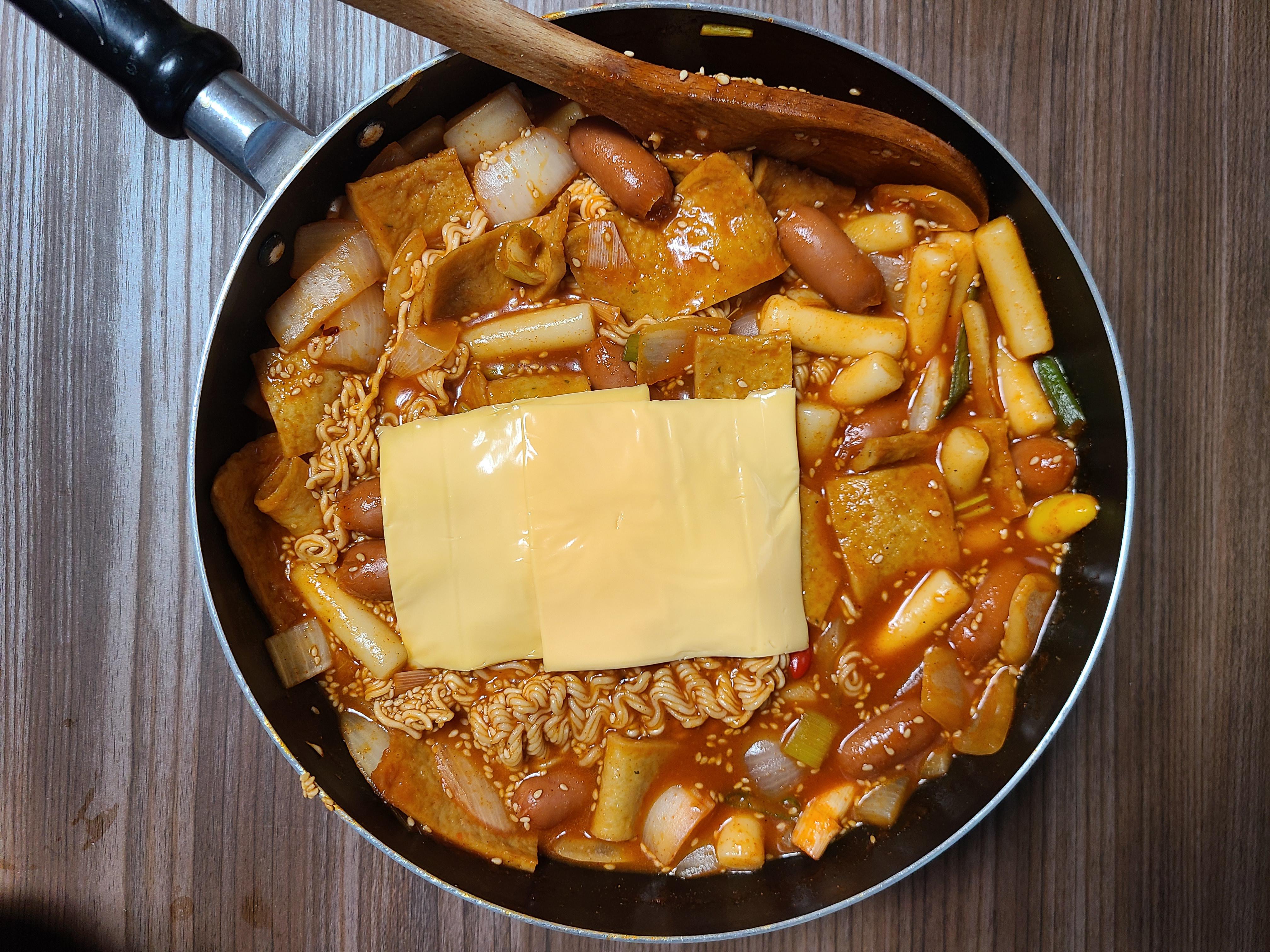 Tteokbokki CHEESE EDITION r/KoreanFood