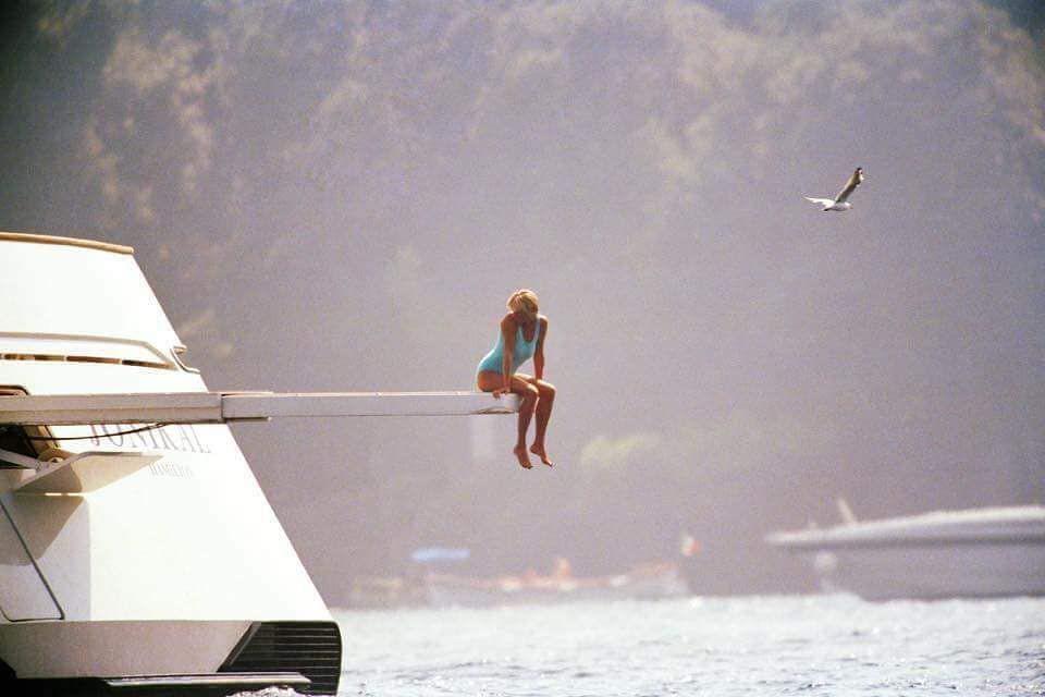 Princess Diana on a yacht in Portofino, Italy, 1997 r/OldSchoolCelebs