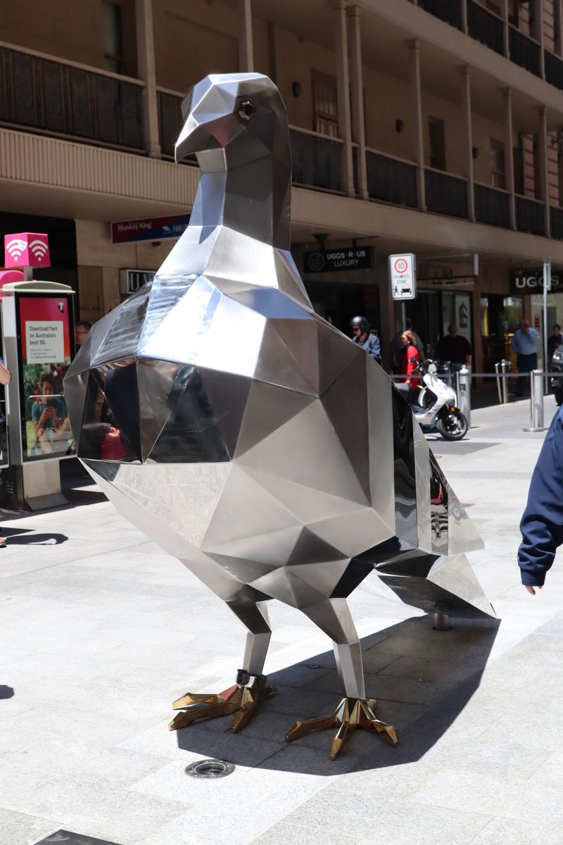 Absolutely absolute unit of a pigeon statue! r/AbsoluteUnits