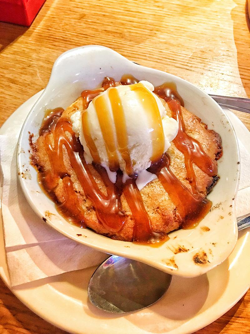 White Choc Chip cookie dough Pizza Hut r/DessertPorn