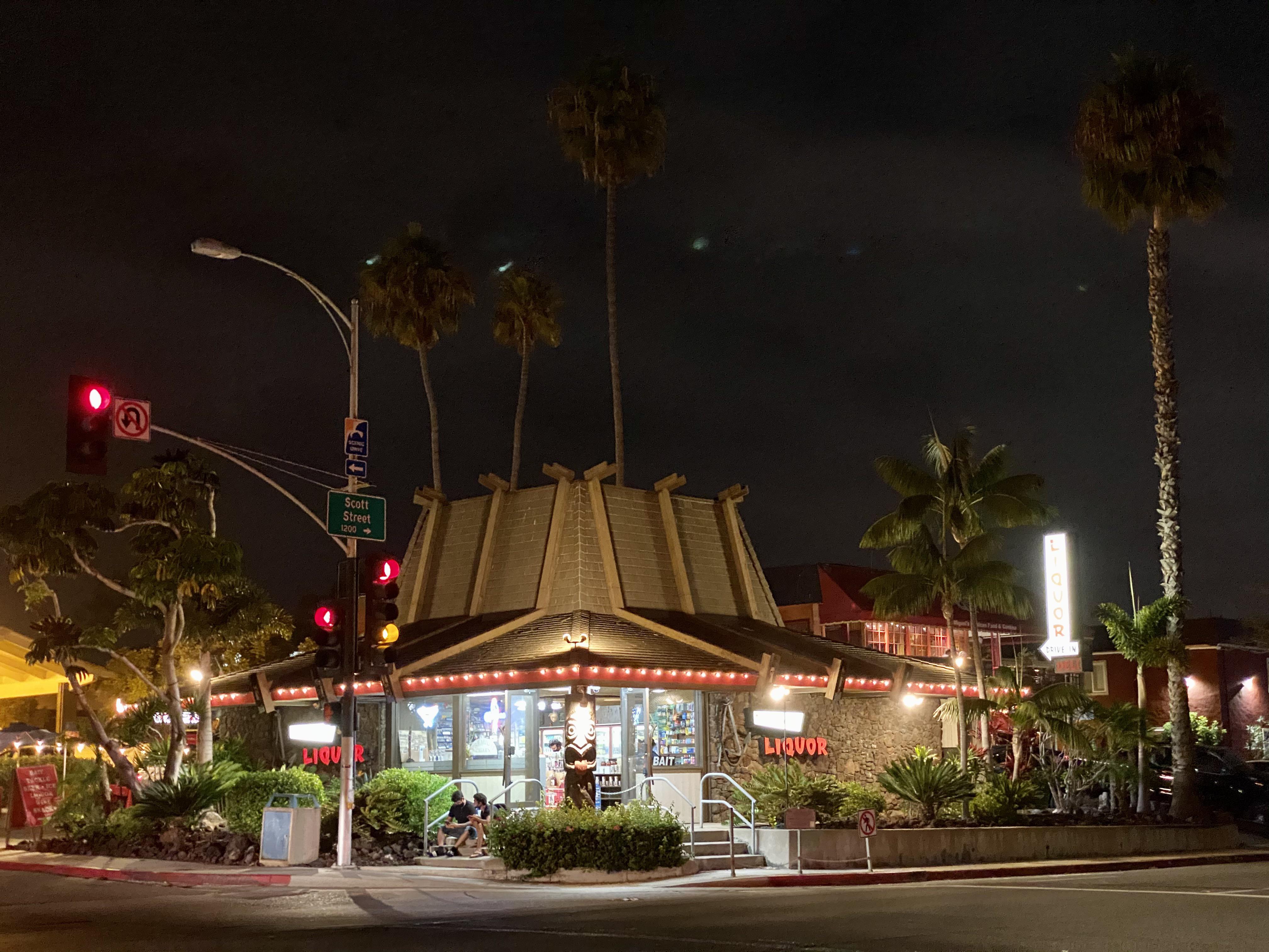 A few new mugs arrived today, so I figured we should get the whole