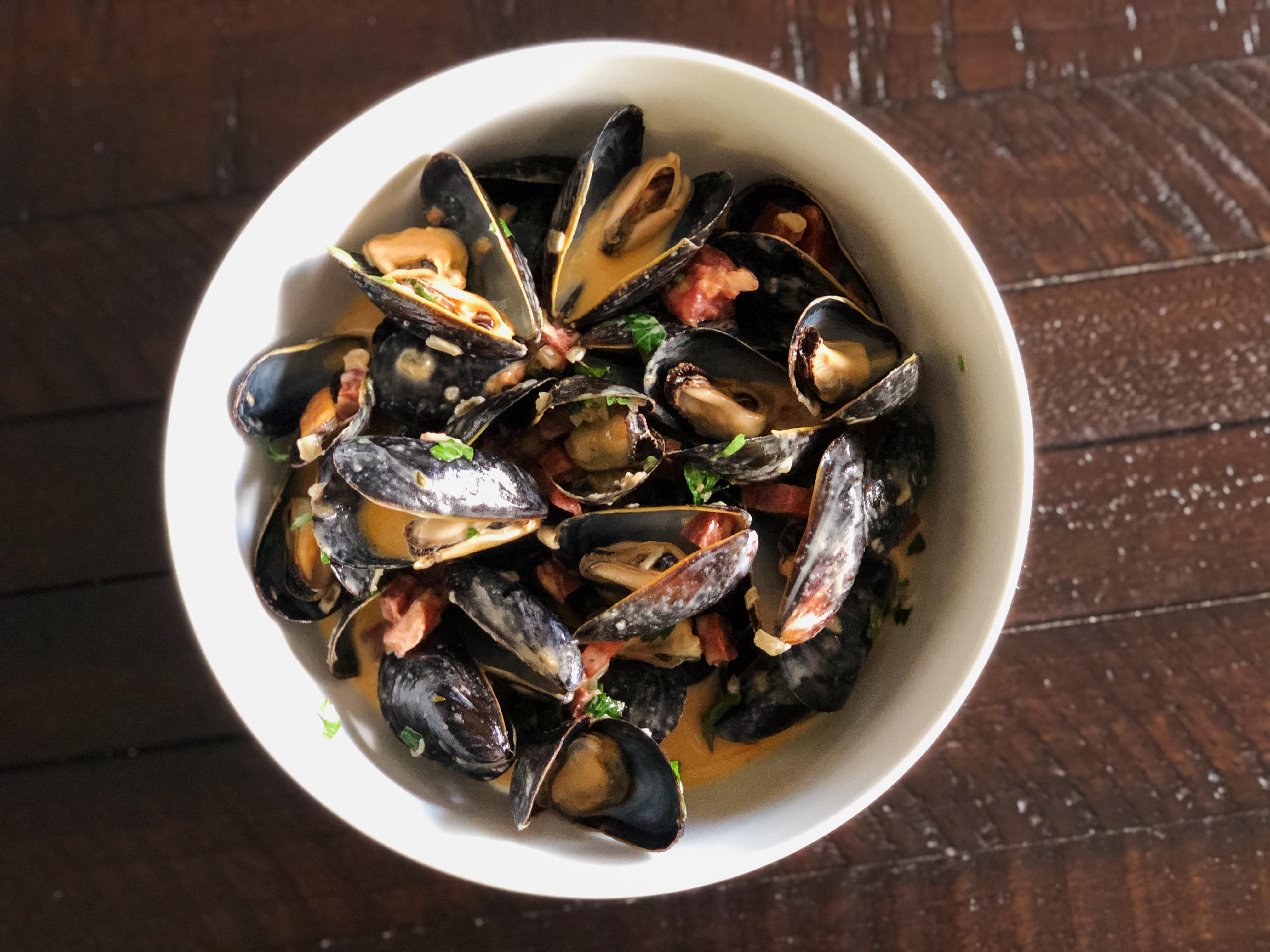 [HOMEMADE] Mussels with Cream and Chorizo r/food