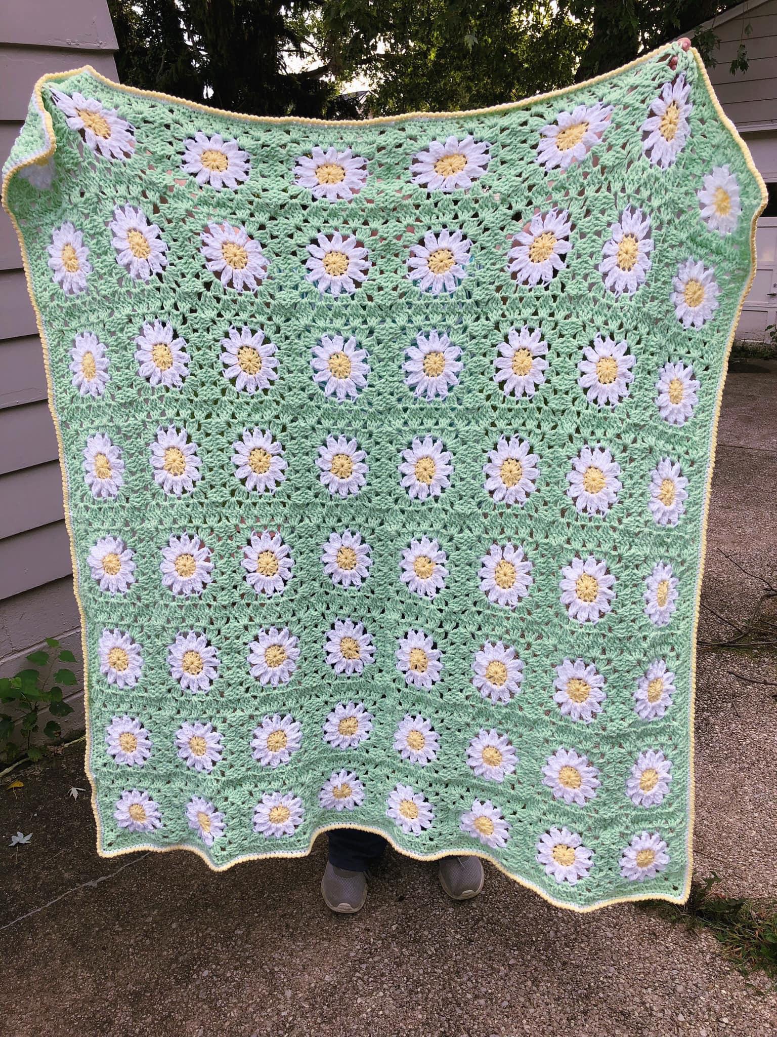 Daisy Granny square blanket for my grandma r/crochet