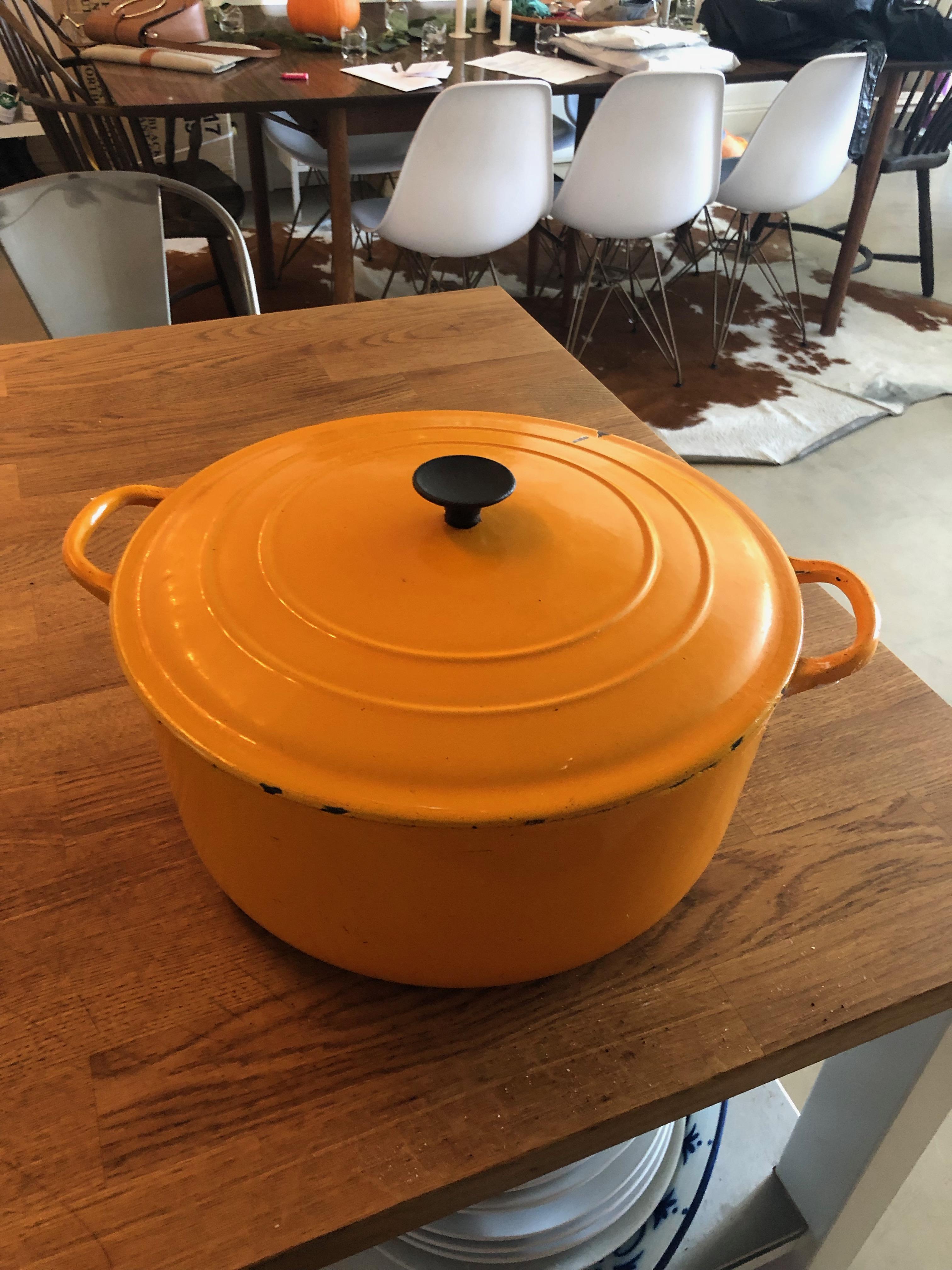 Found a Le creuset dutch oven for free in the street! Can any