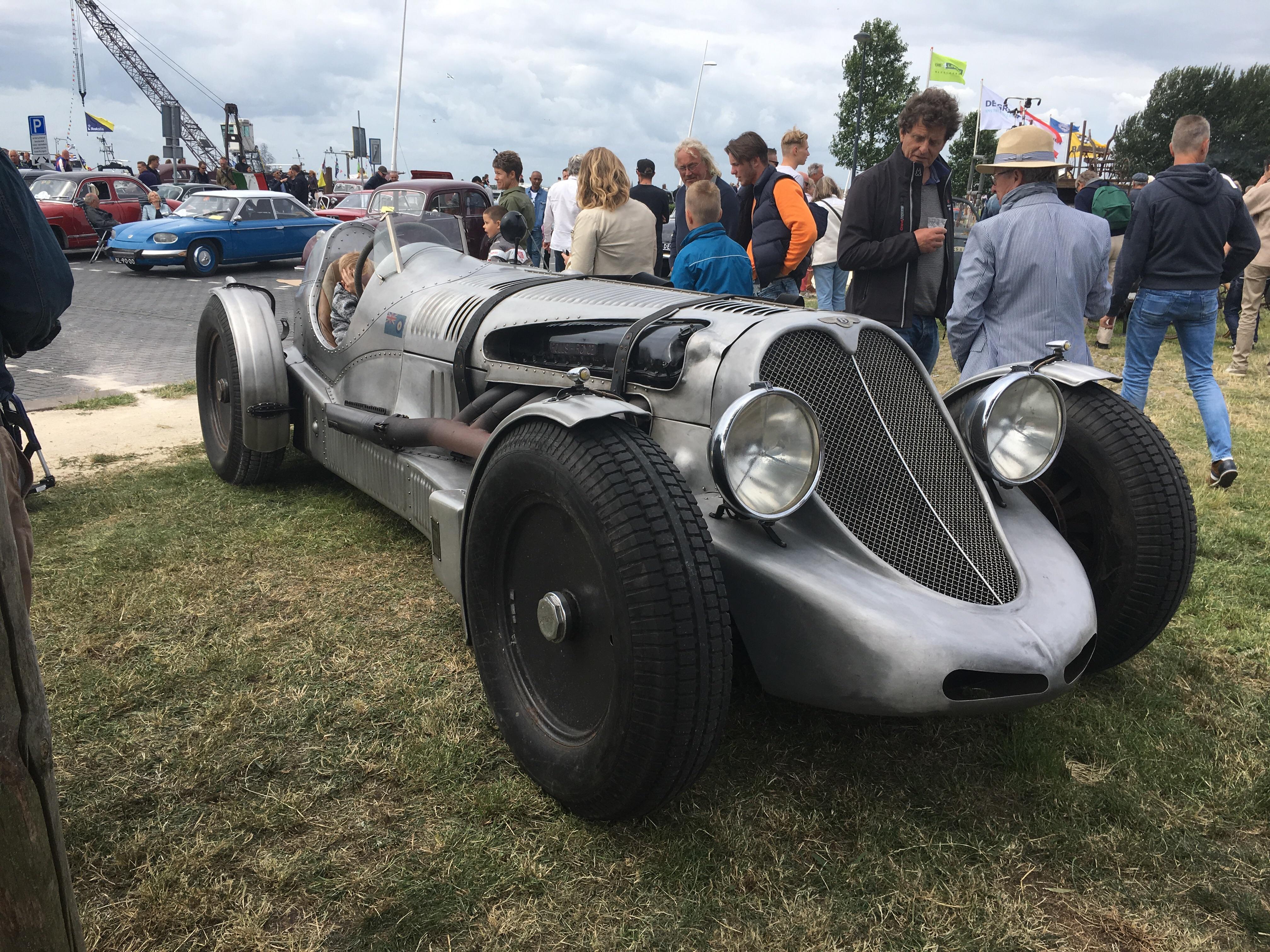 Thunderstorm on Wheels [Bentley Merlin + V12 900bhp 27L. Spitfire