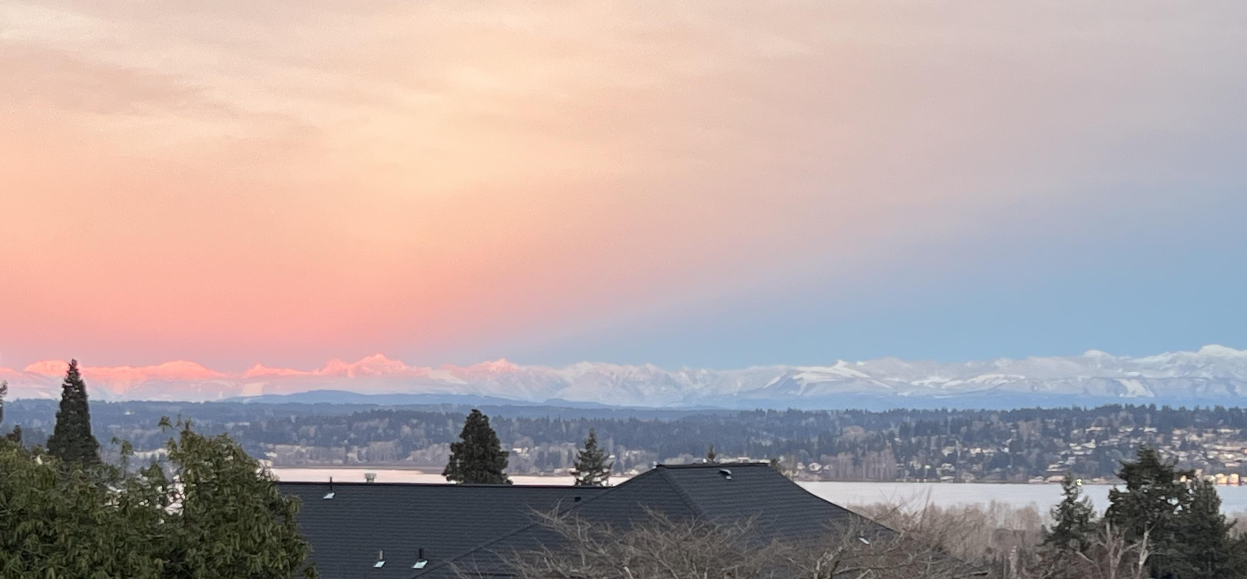 Sunset from View Ridge. Seattle never ceases to amaze to me r/Seattle