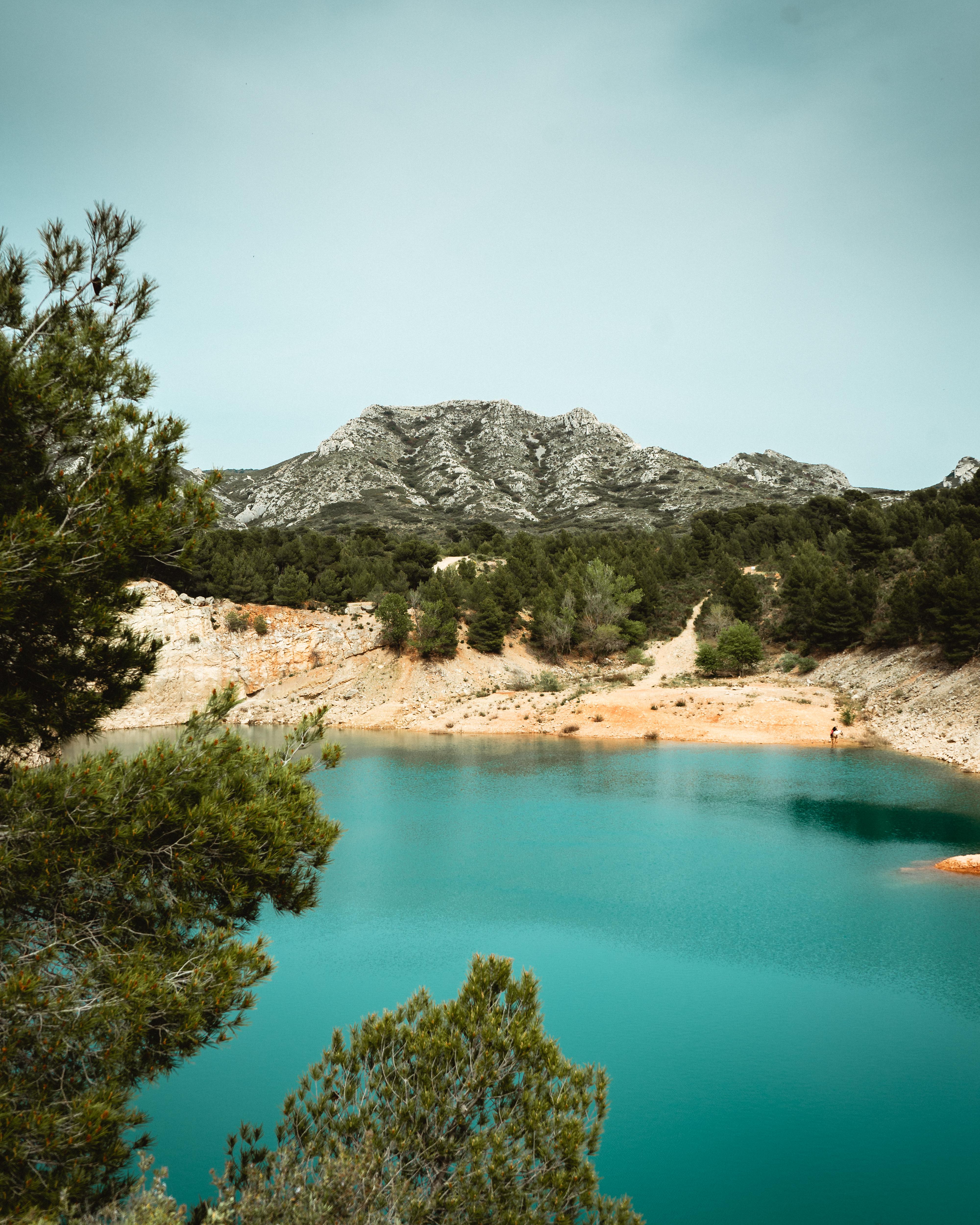 Lagon Bleu, Les BauxdeProvence, France. [4000x5000] [OC] r/EarthPorn
