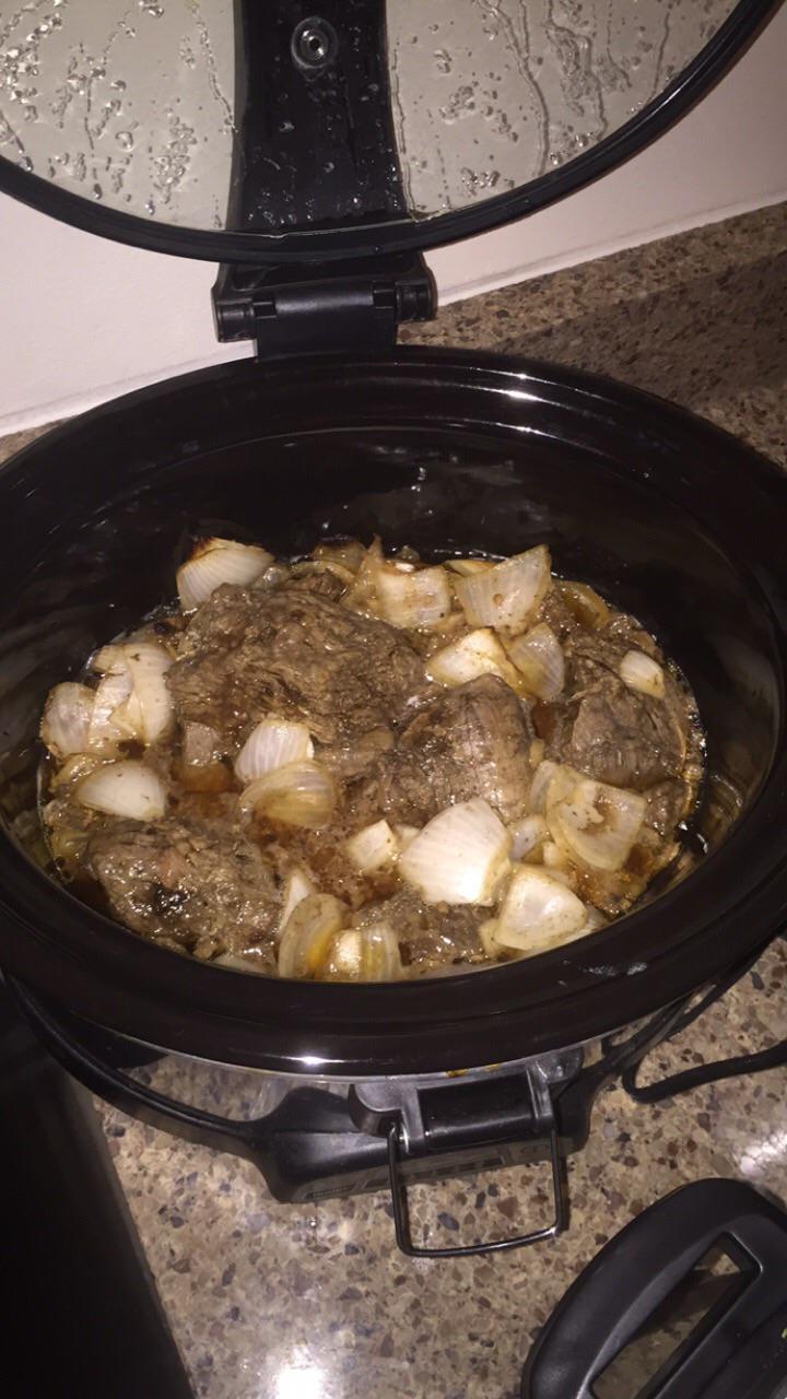 Barbecue chuck roast to comfort me through Hurricane Dorian r/slowcooking