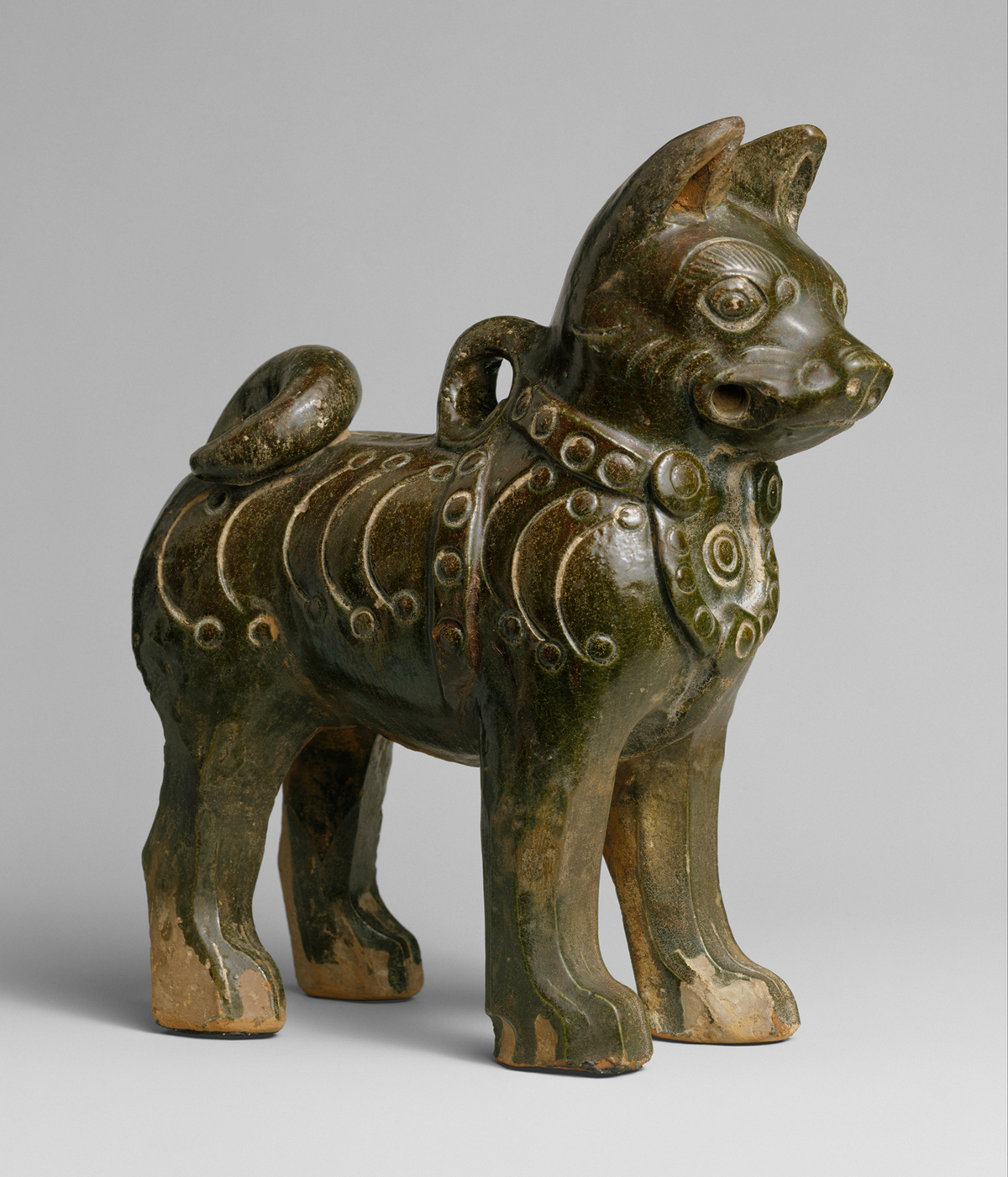 Ceramic dog with collar. China, Eastern Han Dynasty, 1st3rd century AD