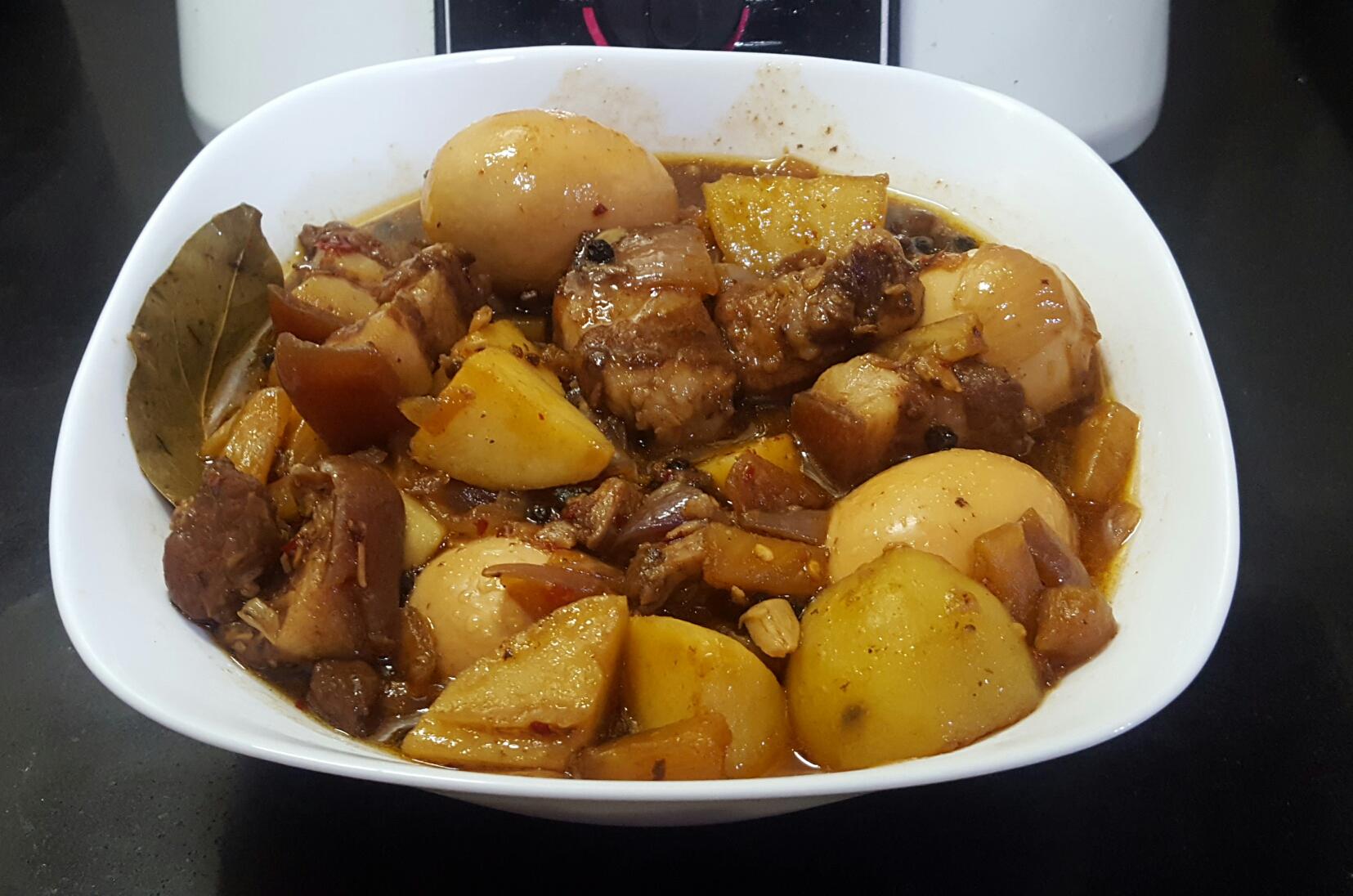 [Homemade] Pork Adobo with pineapple chunks and egg. r/food