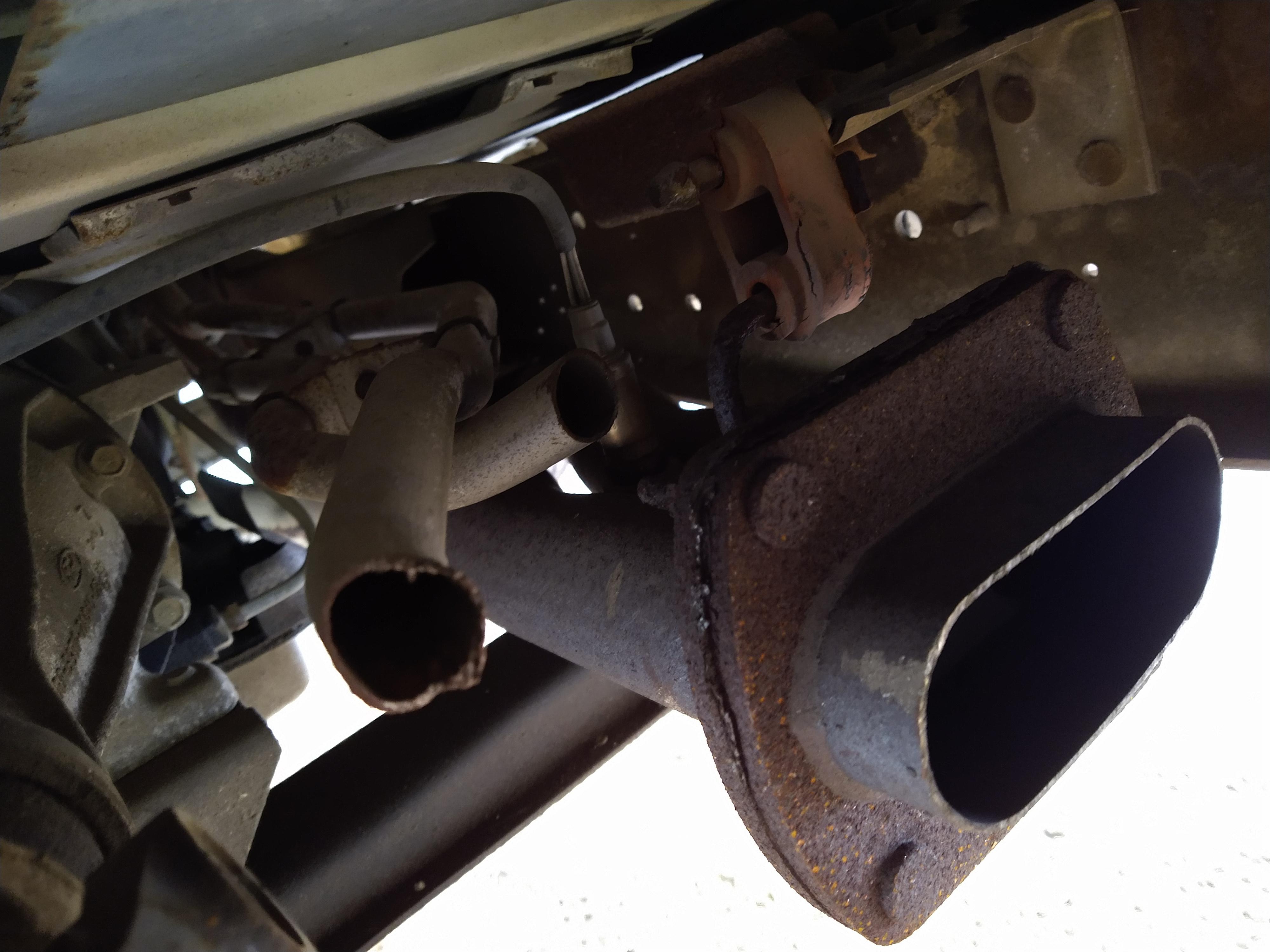 RV Exhaust system / Cat Repair advice?! What are these 2 little pipes