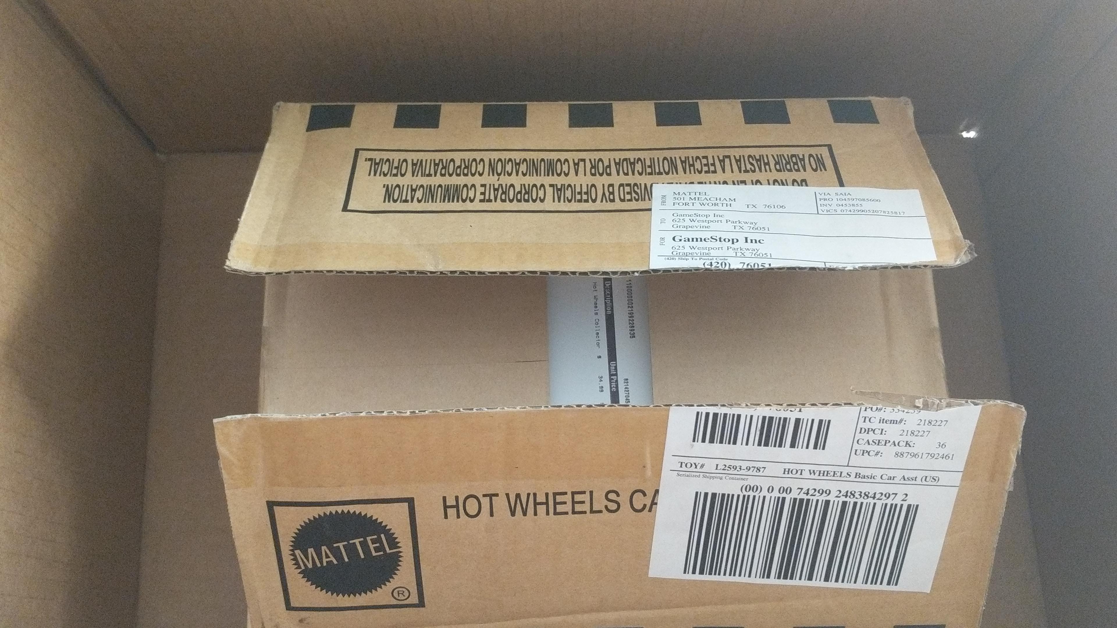 I just got my GameStop case and this is how it came. Case was opened