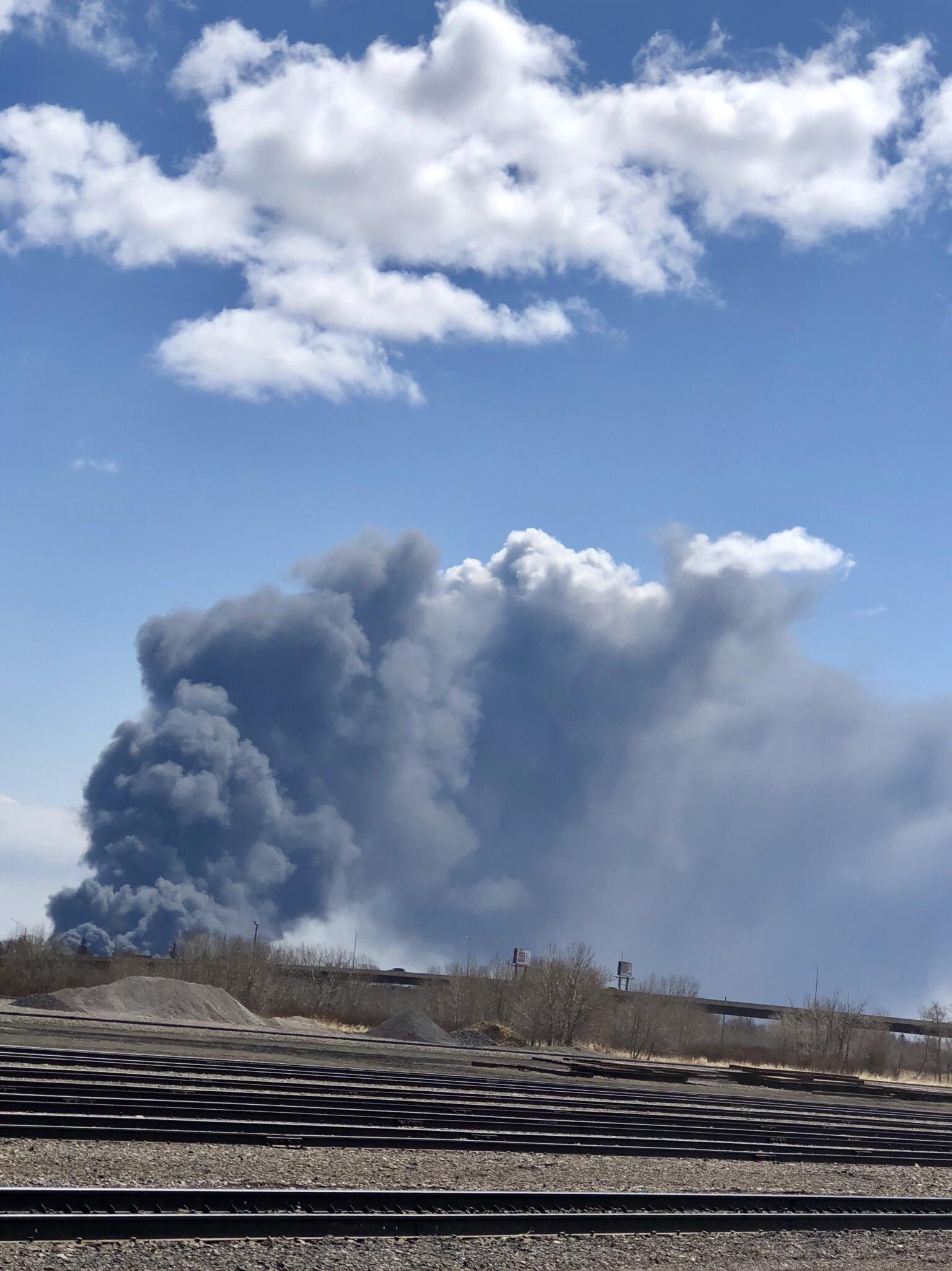 Oil refinery explosion in Superior WI today. r/pics