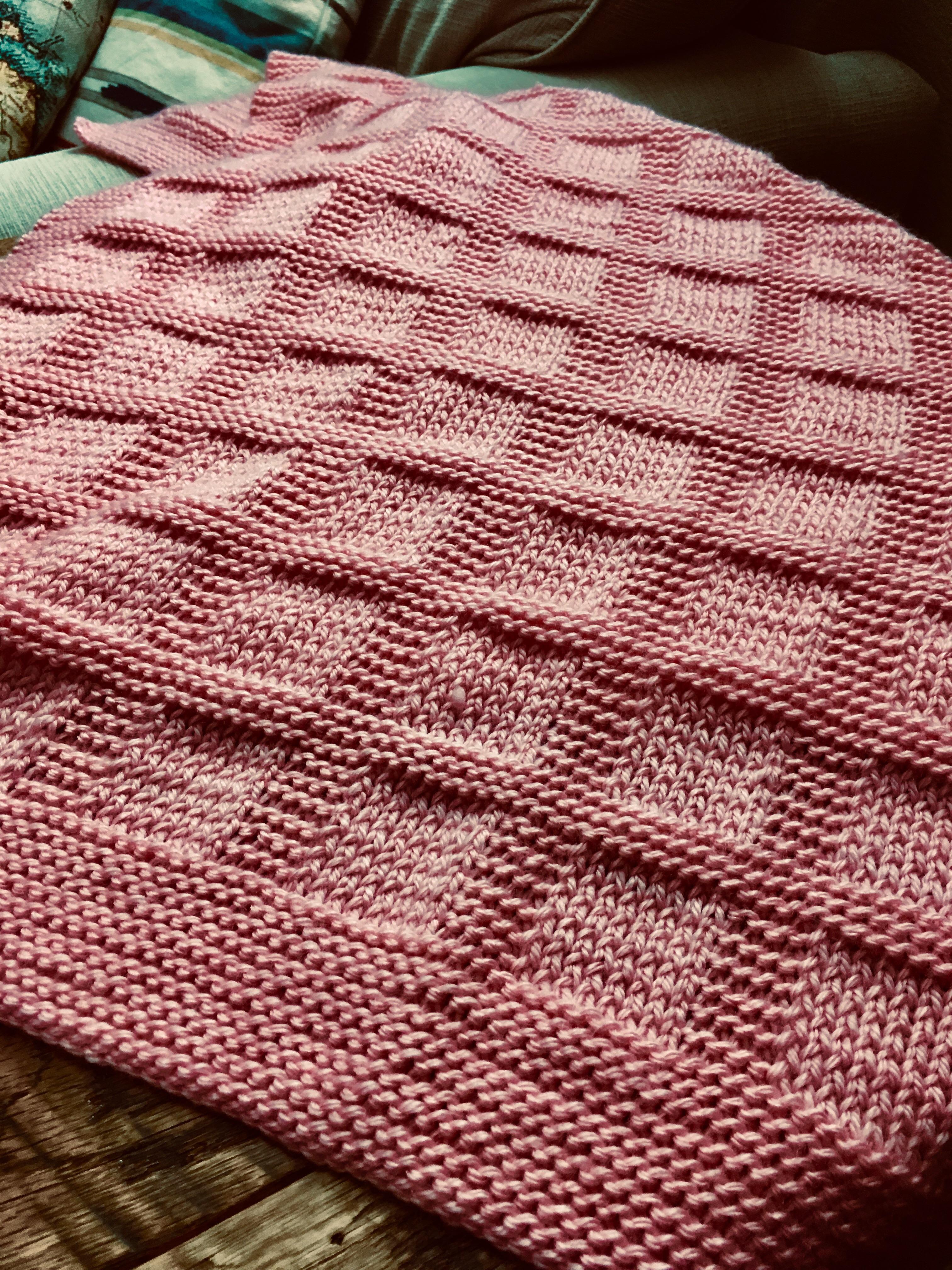 My first FO that I will be giving as a gift this afternoon. Finished