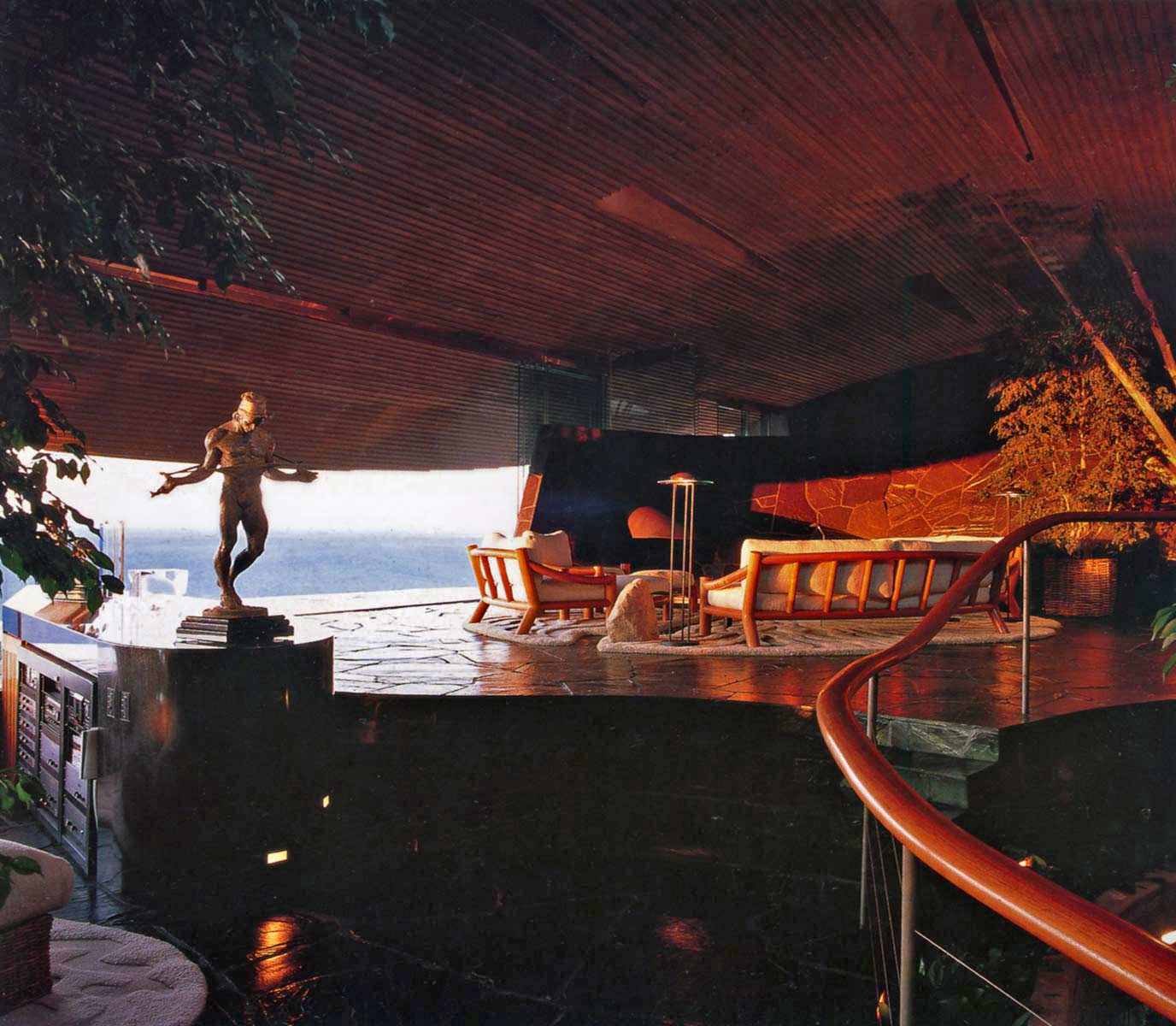 Levy residence in Malibu, John Lautner (1990) r/ModernistArchitecture