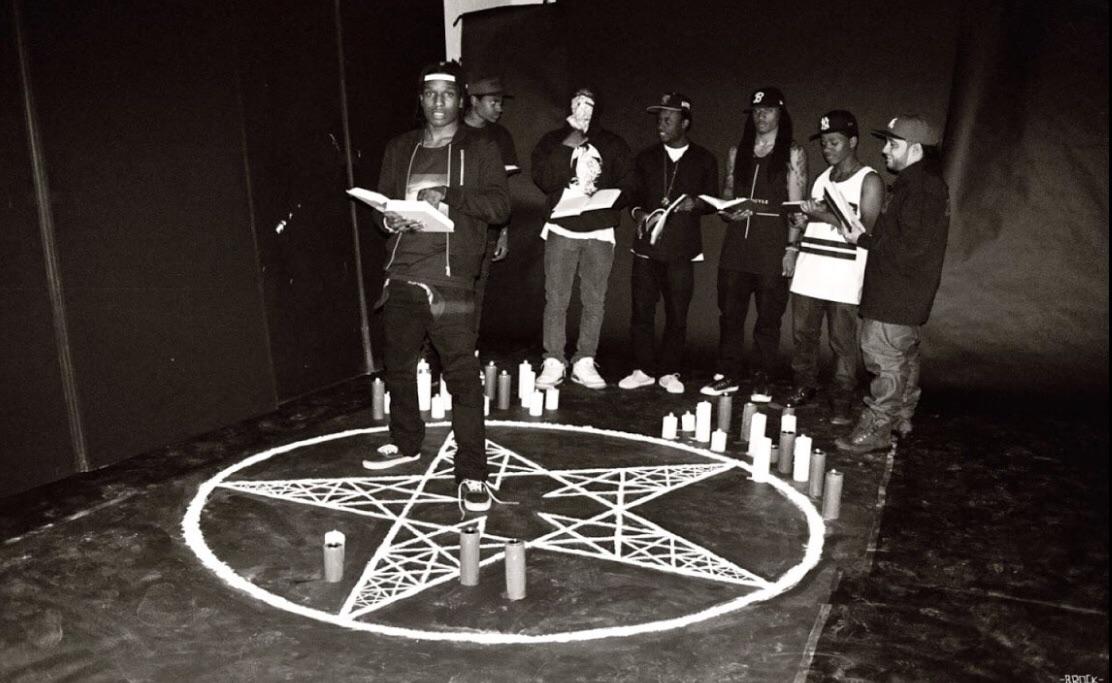 AAP Rocky, YAMS, and Spaceghostpurrp contacting the dead homies r/HipHopImages