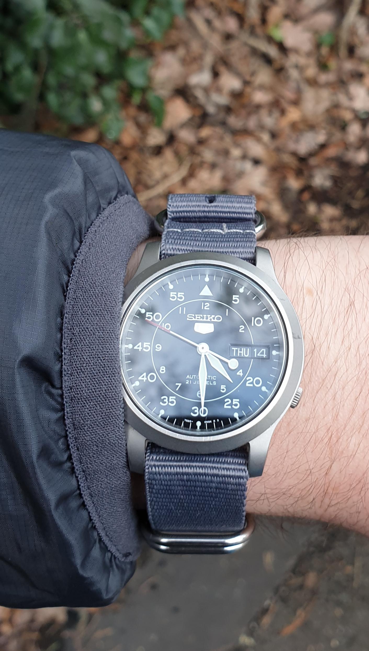 [Seiko SNK809K2] Daily wear for a year, and I still look at it all day