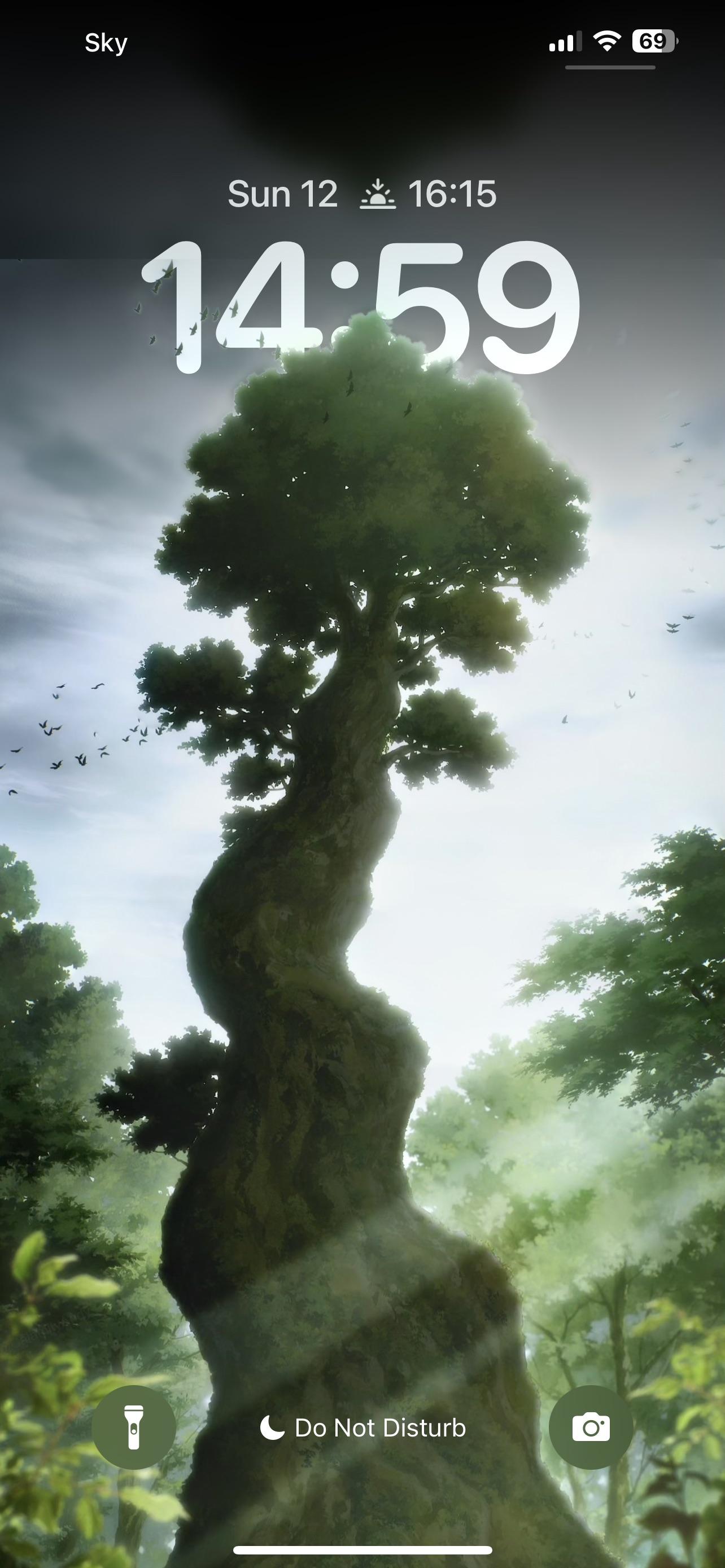 Why does my wallpaper look weird when I use the extend feature r/iphone