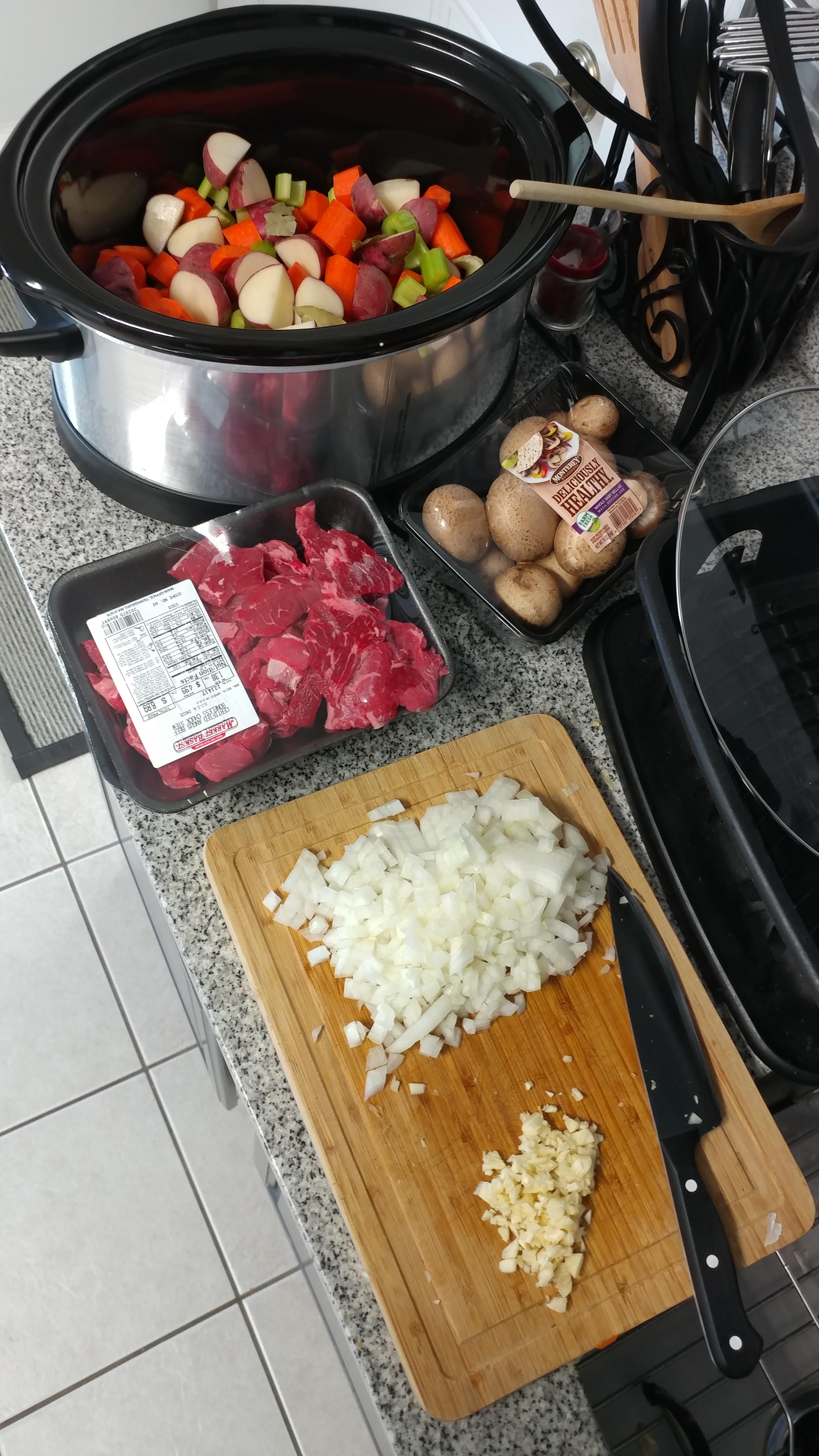 Slow cooker Sunday underway Guinness beef stew r/slowcooking