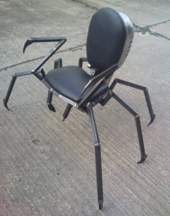 How i imagine all drow chairs look r/dndmemes