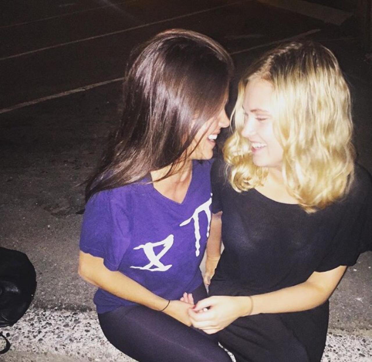 Drunk lesbian vibes. : ElizaTaylor