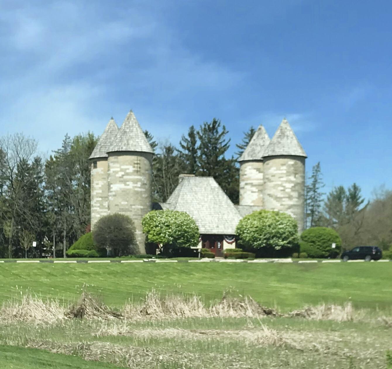 Inverness Illinois’ village hall r/CrapCastles