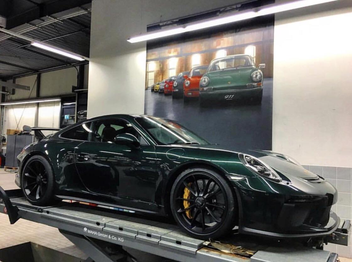 I think I’m in love, a PTS Forest Green metallic GT3, via ptsrs r
