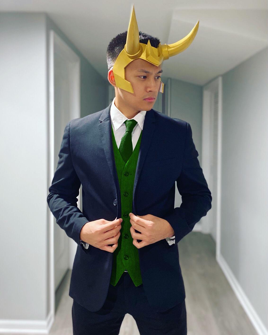 My simple Loki cosplay (homemade crown!) r/LokiTV