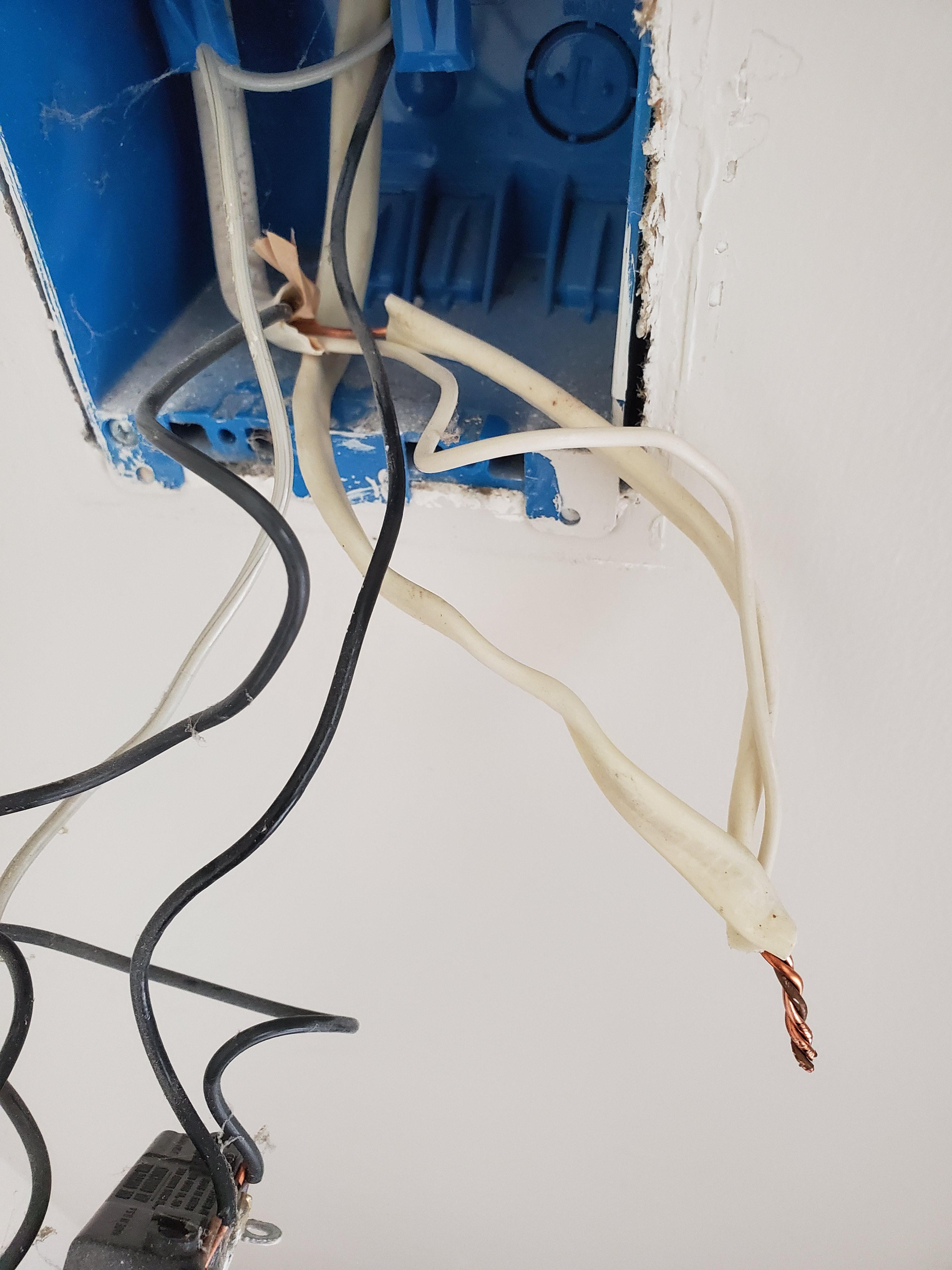 Doing a circuit diagnosis today. Arc fault breaker kept tripping. Turns out when the home was