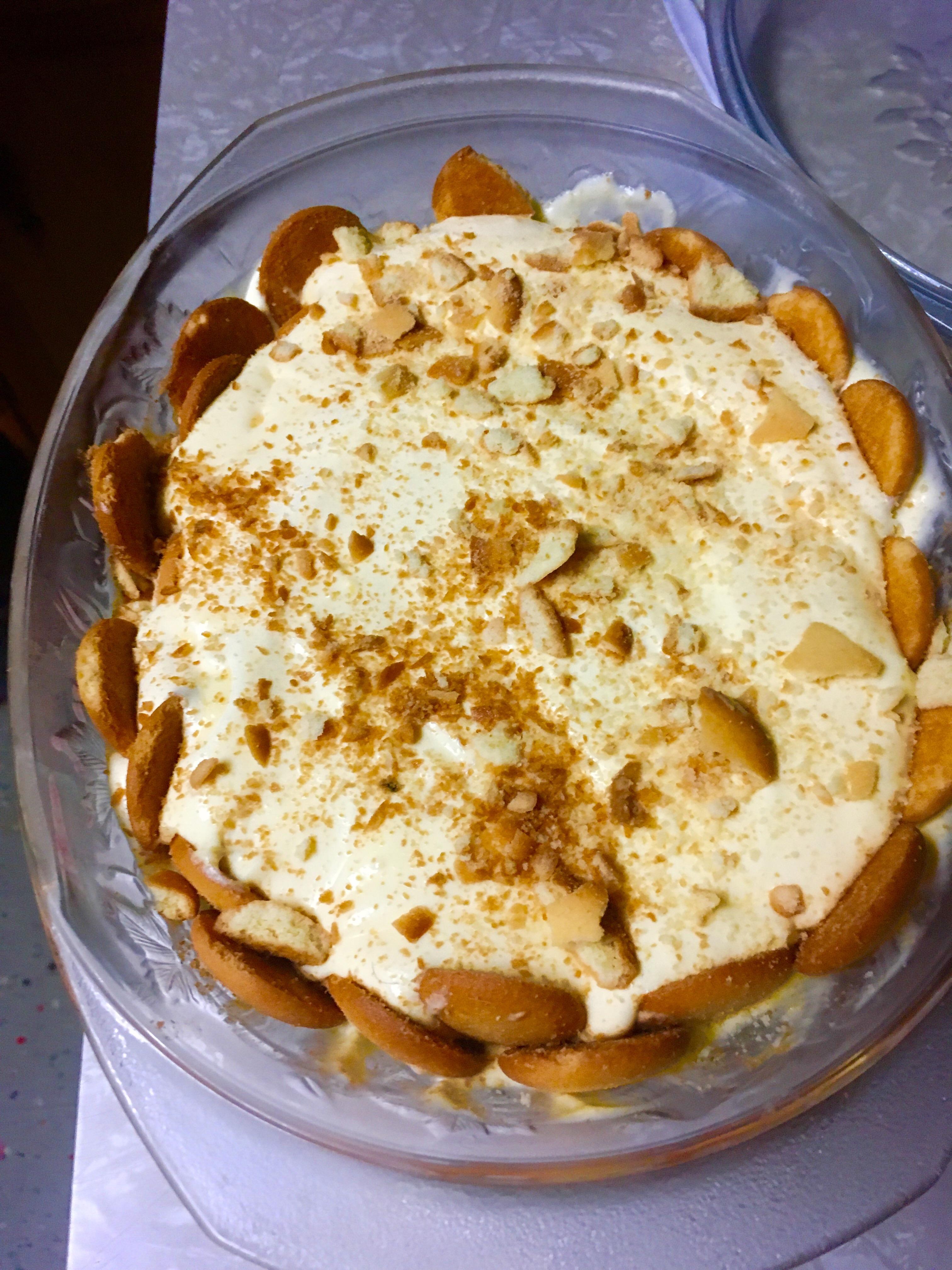 [Homemade] Southern banana pudding, with triple layers of Nilla wafers