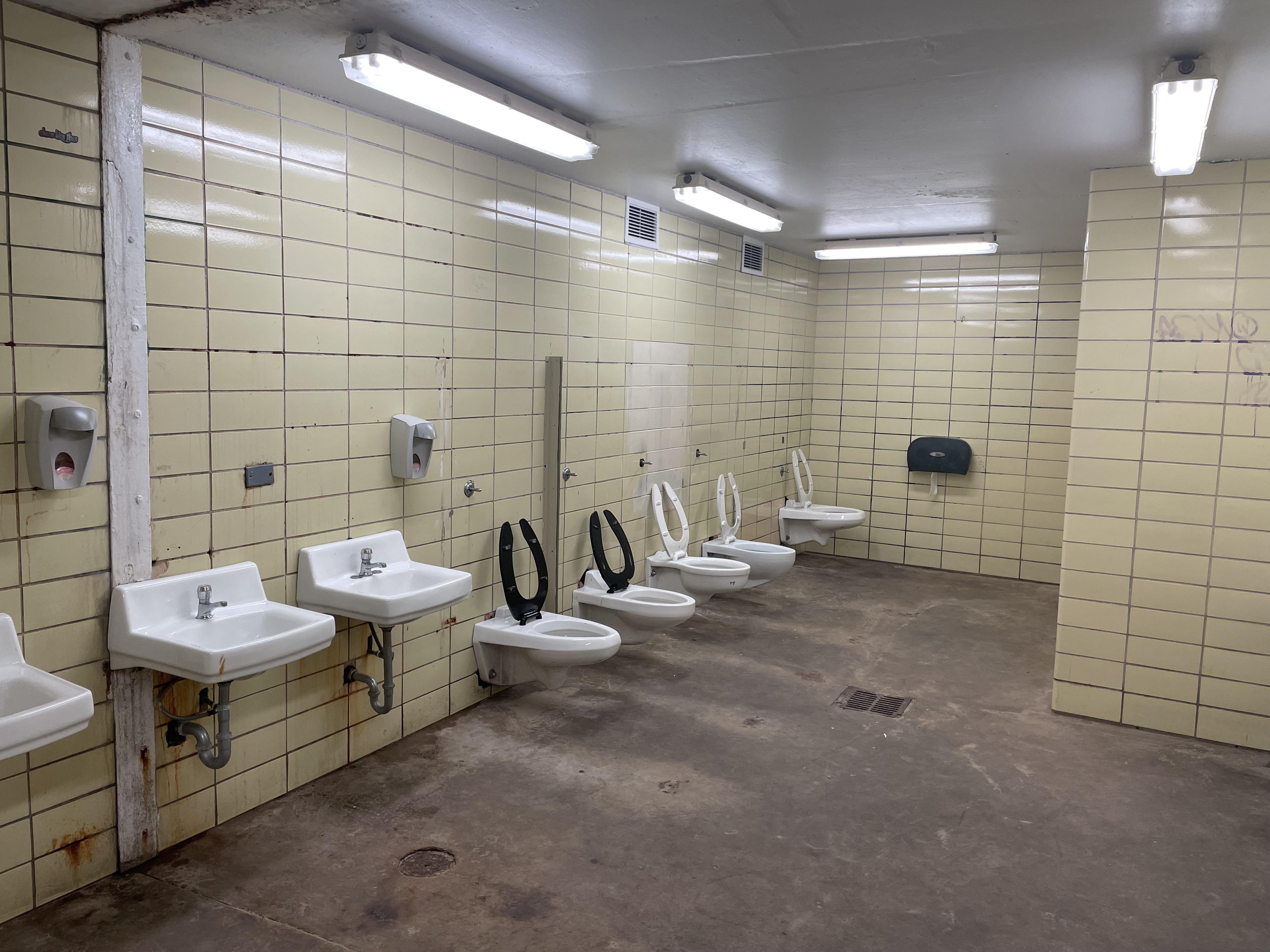 Public bathroom in Chicago r/mildlyinfuriating