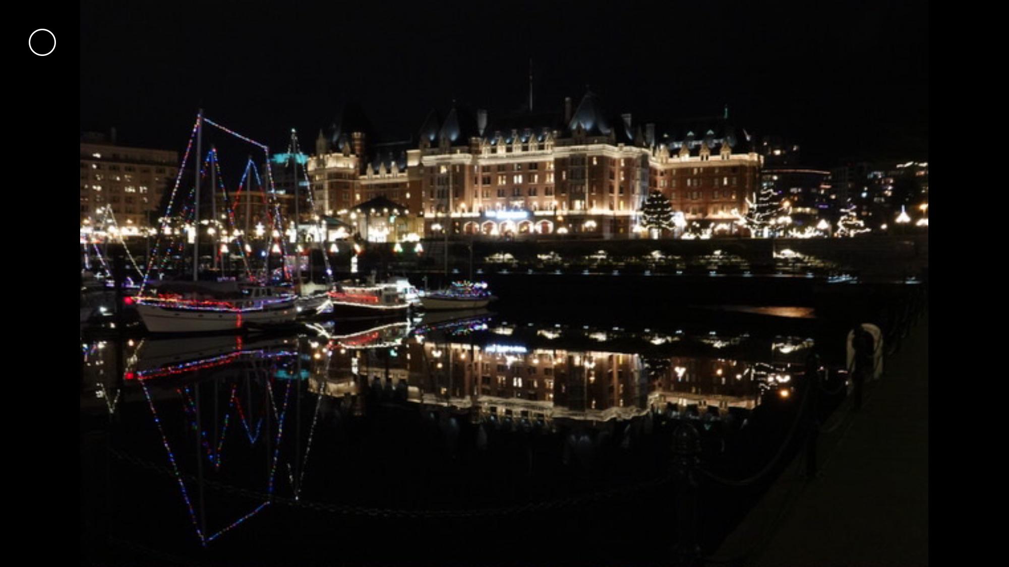 Beautiful Victoria,BC Harbour. Beautiful lights. r/sailing