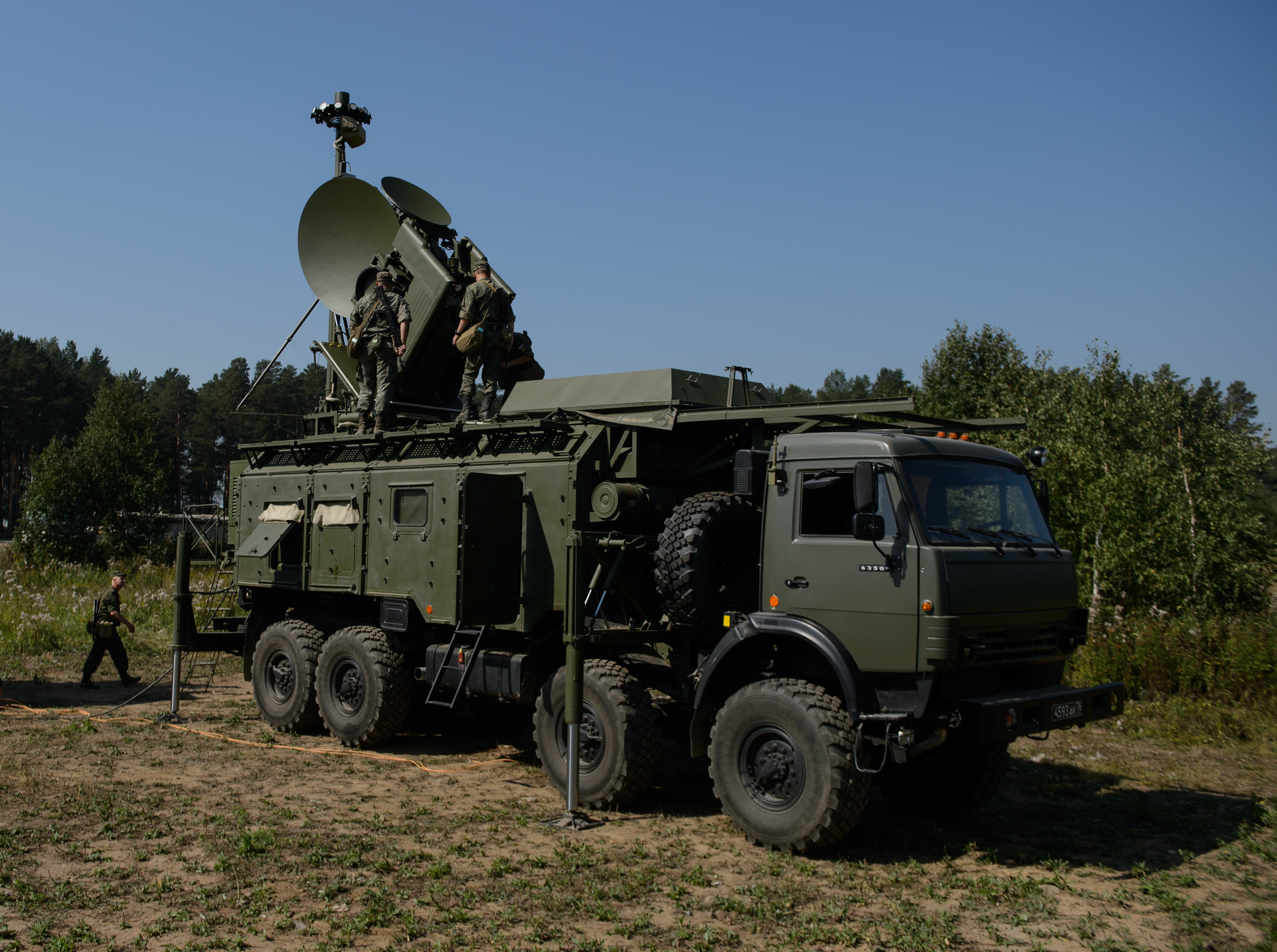 Krasuhka4 electronic warfare system [3871 x 2887] MilitaryPorn