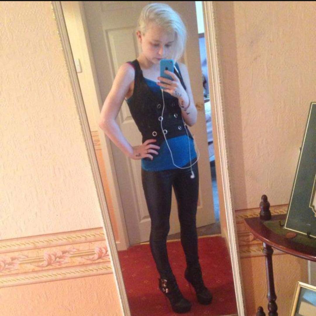 Wish I had longer legs ( r/FemBoys