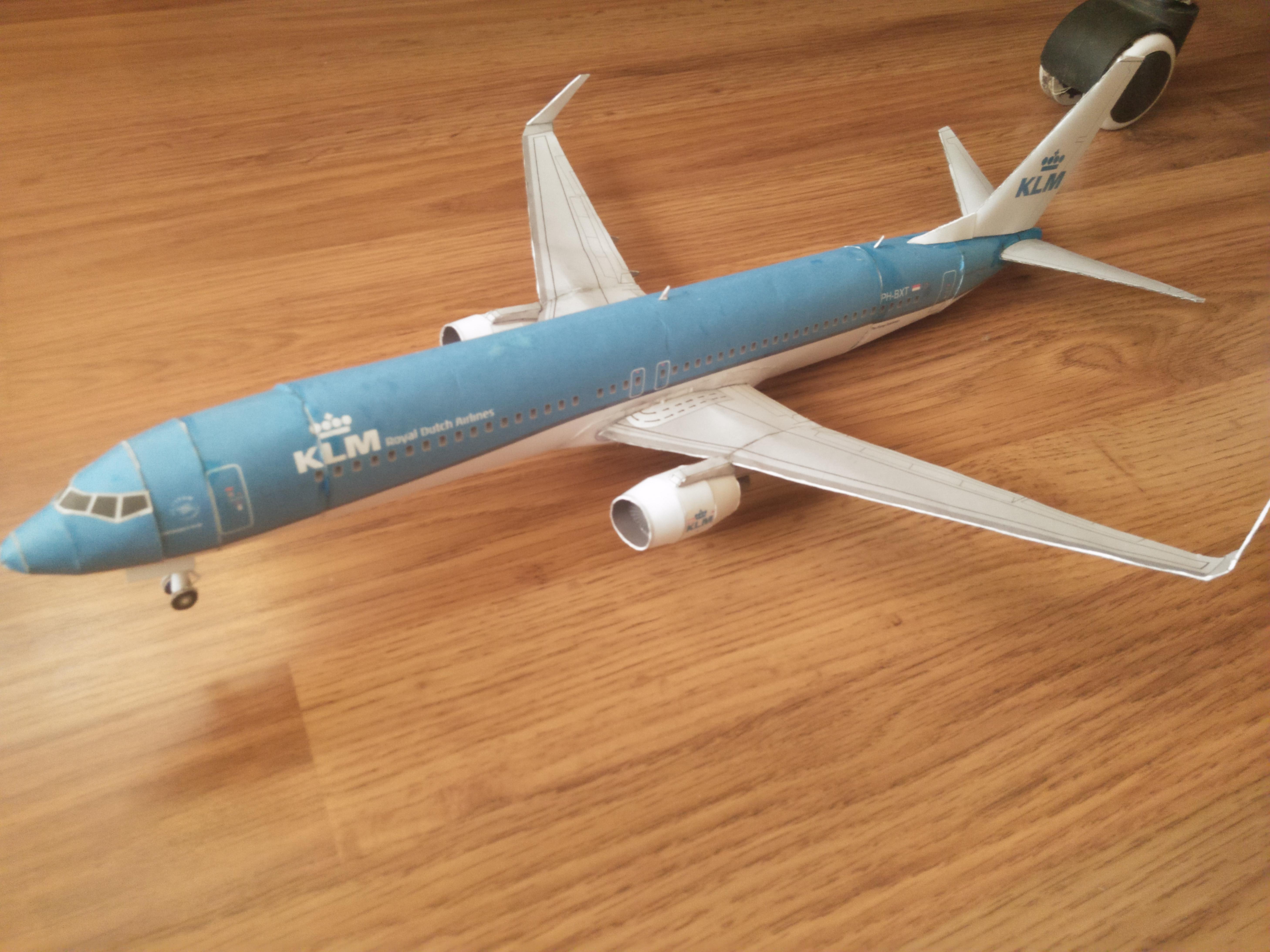 Boeing 737900 KLM papermodel papercraft