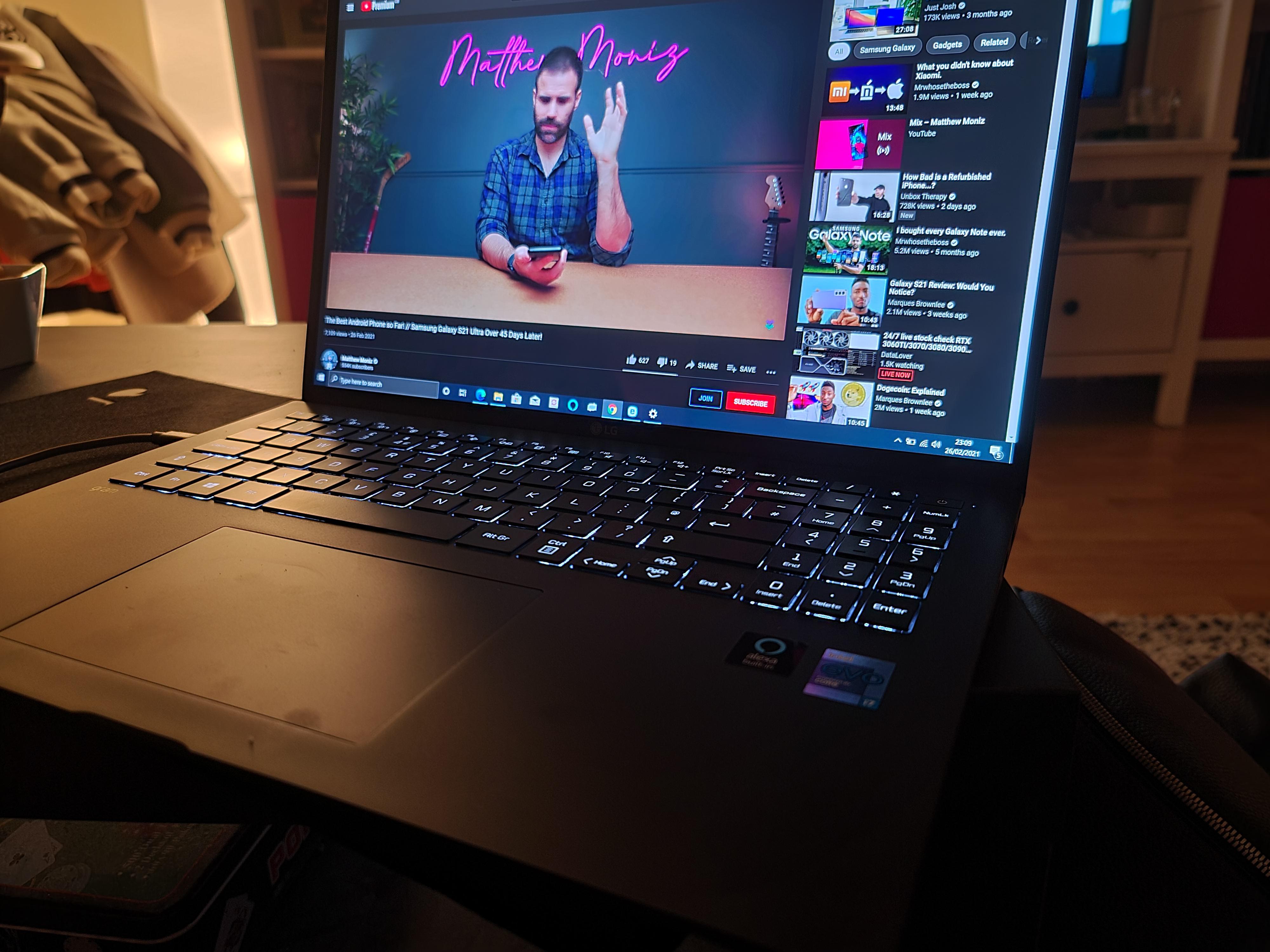 LG Gram 2021 super sleek and light r/laptops